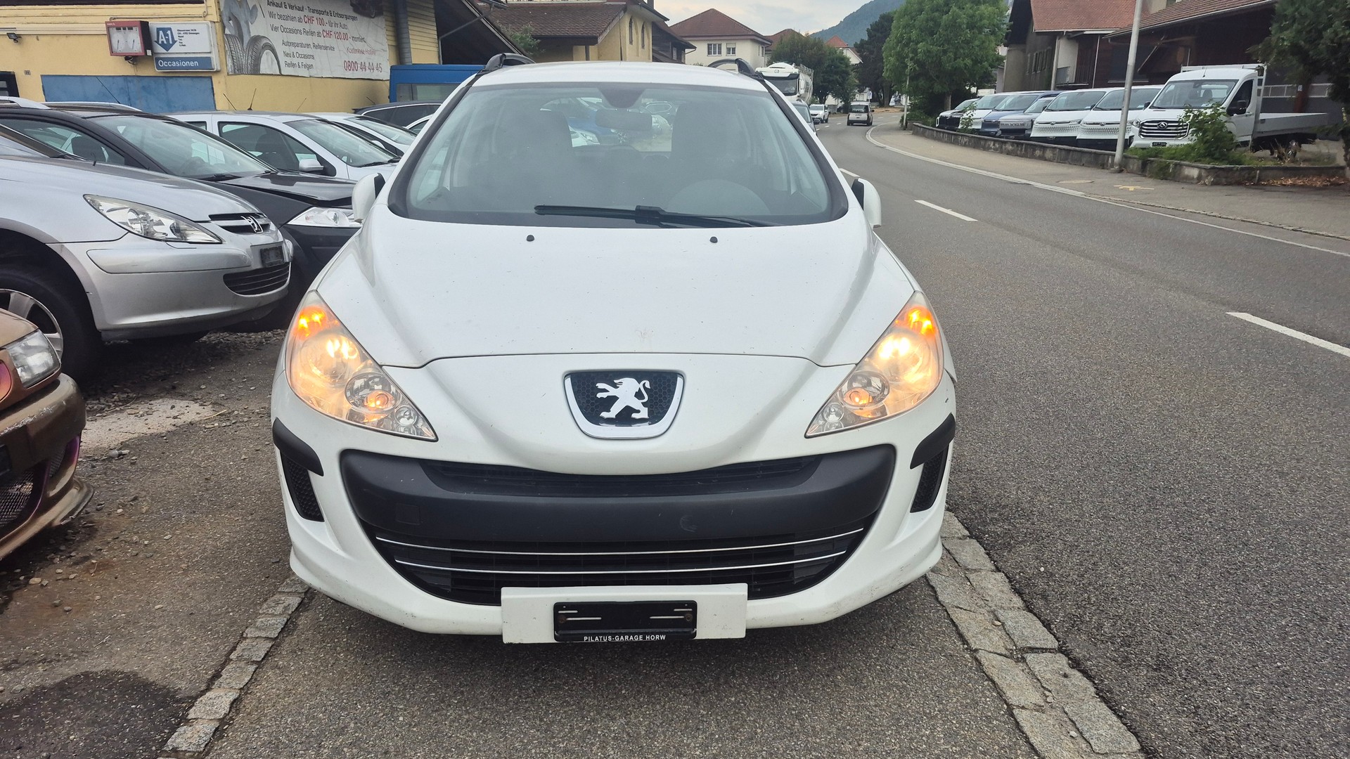 PEUGEOT 308 SW 1.6 HDI Trendy-image-1