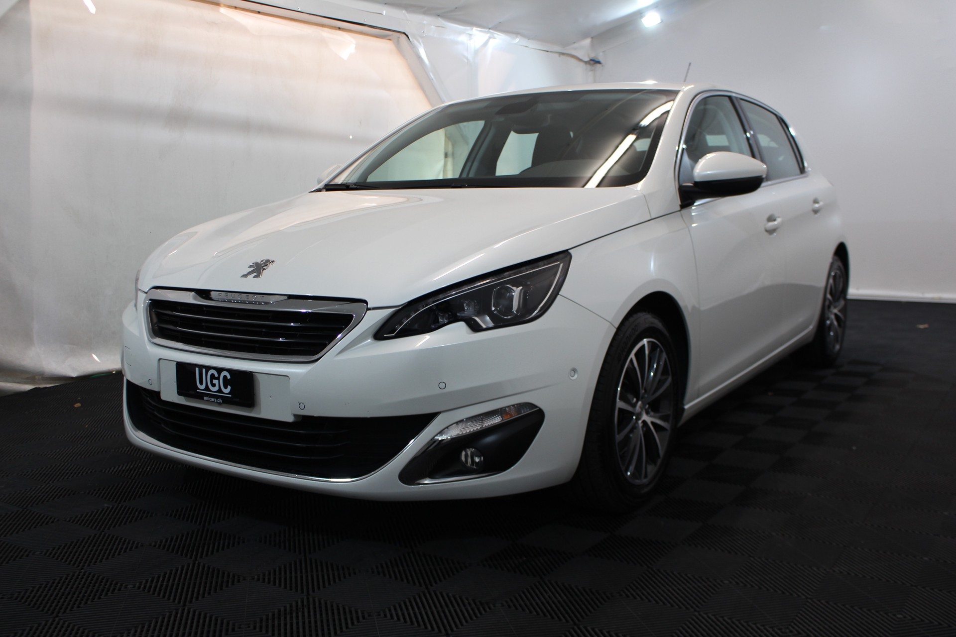PEUGEOT 308 1.2 PureTech 130 Allure S/S-image-2