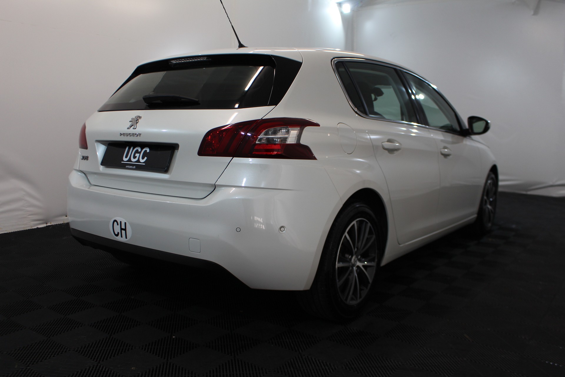 PEUGEOT 308 1.2 PureTech 130 Allure S/S-image-5