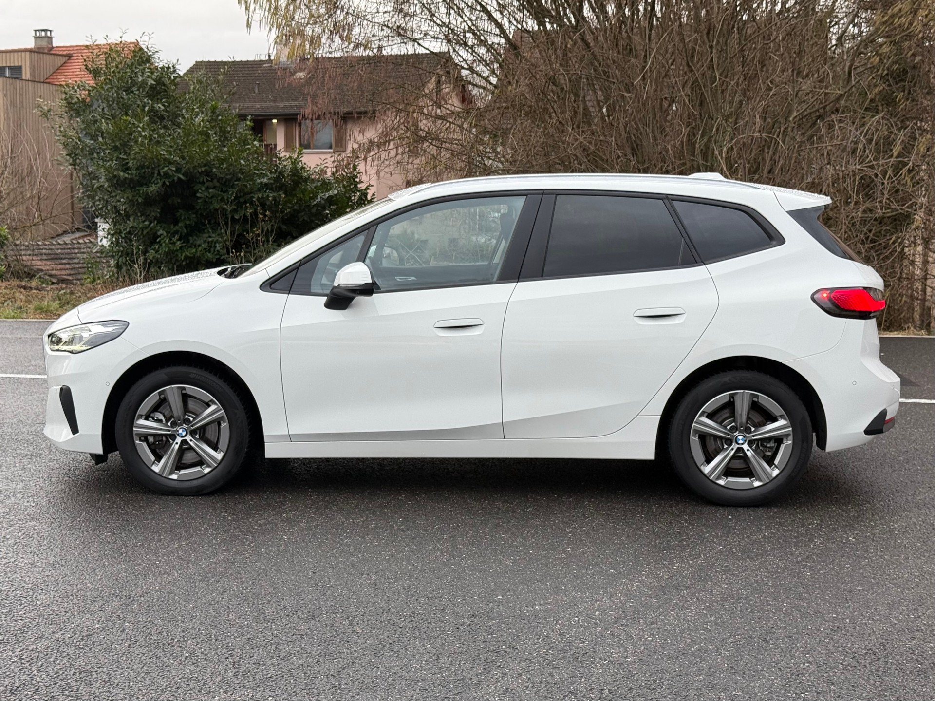 BMW 223d Active Tourer xDrive DKG-image-1