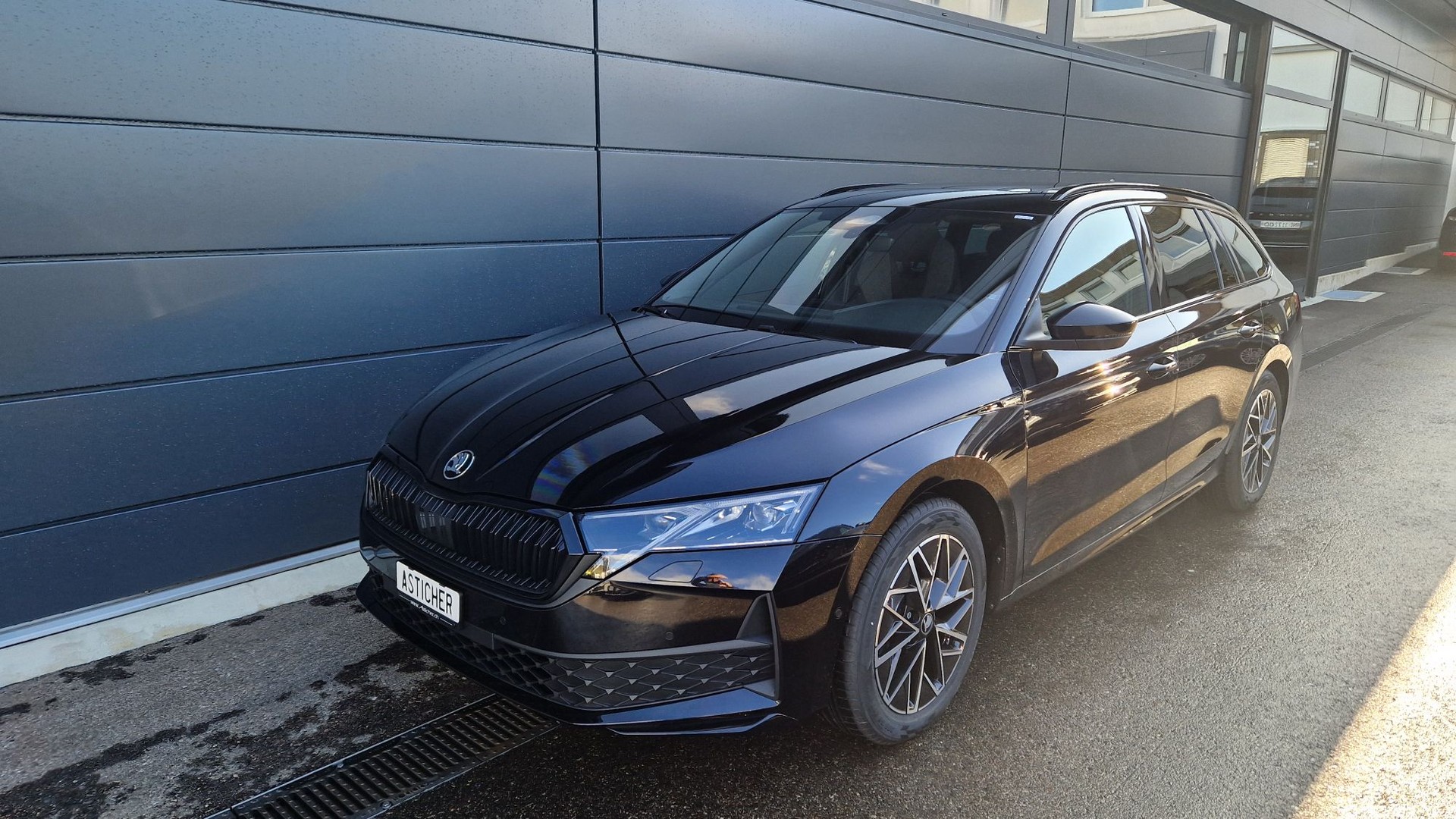 SKODA Octavia Combi 2.0 TSI DSG Sport Line 4x4-image-3
