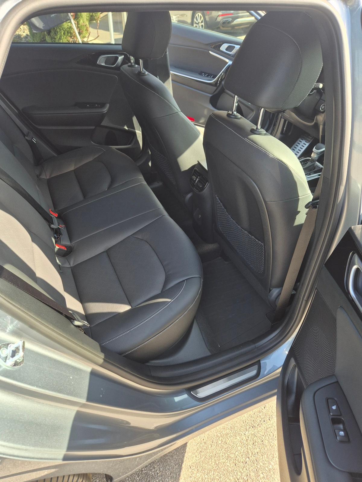 KIA Ceed SW 1.5 T-GDi GT-Line-image-10