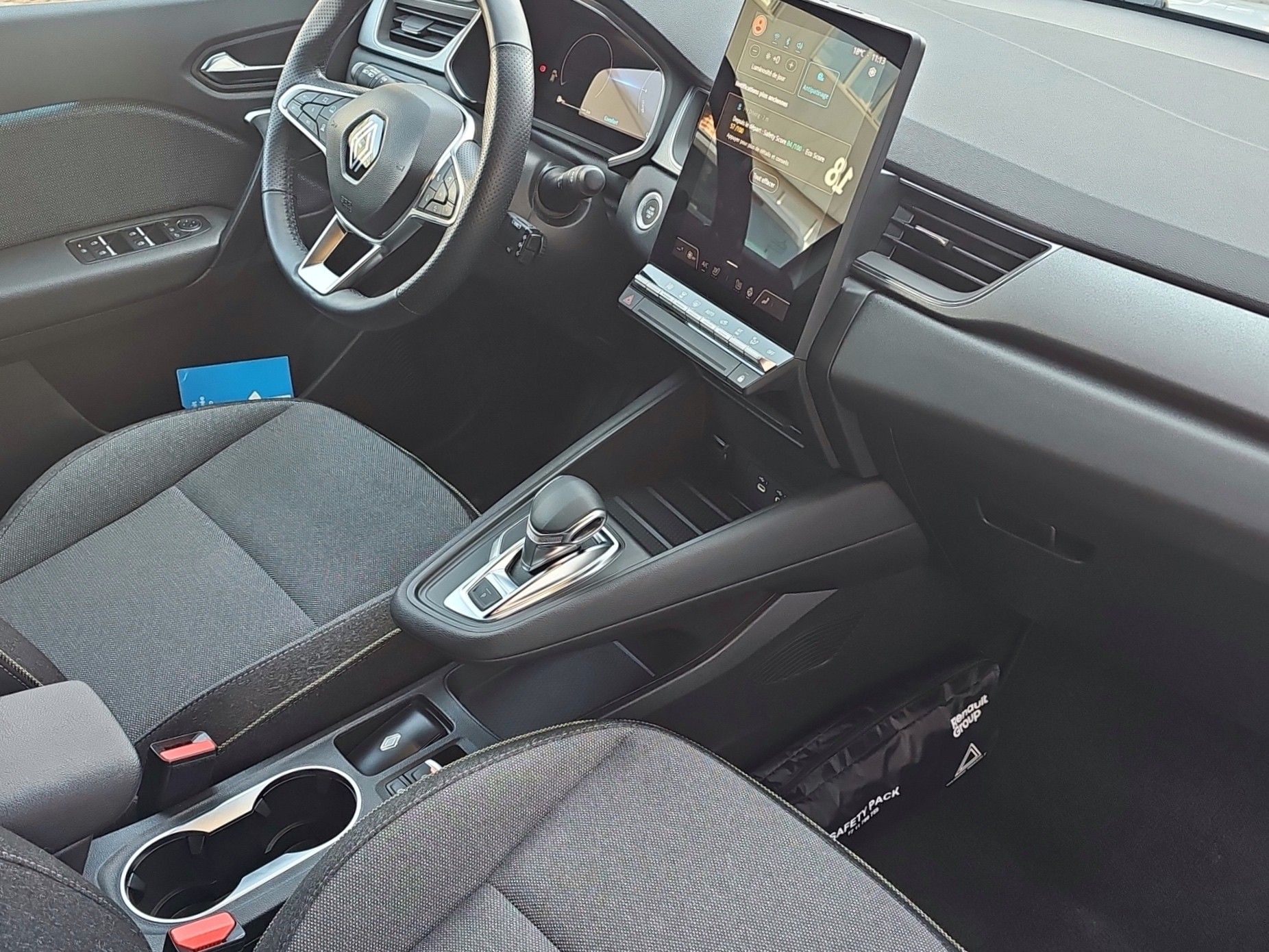 RENAULT Captur 1.6 E-Tech 145 Techno DHT-image-22