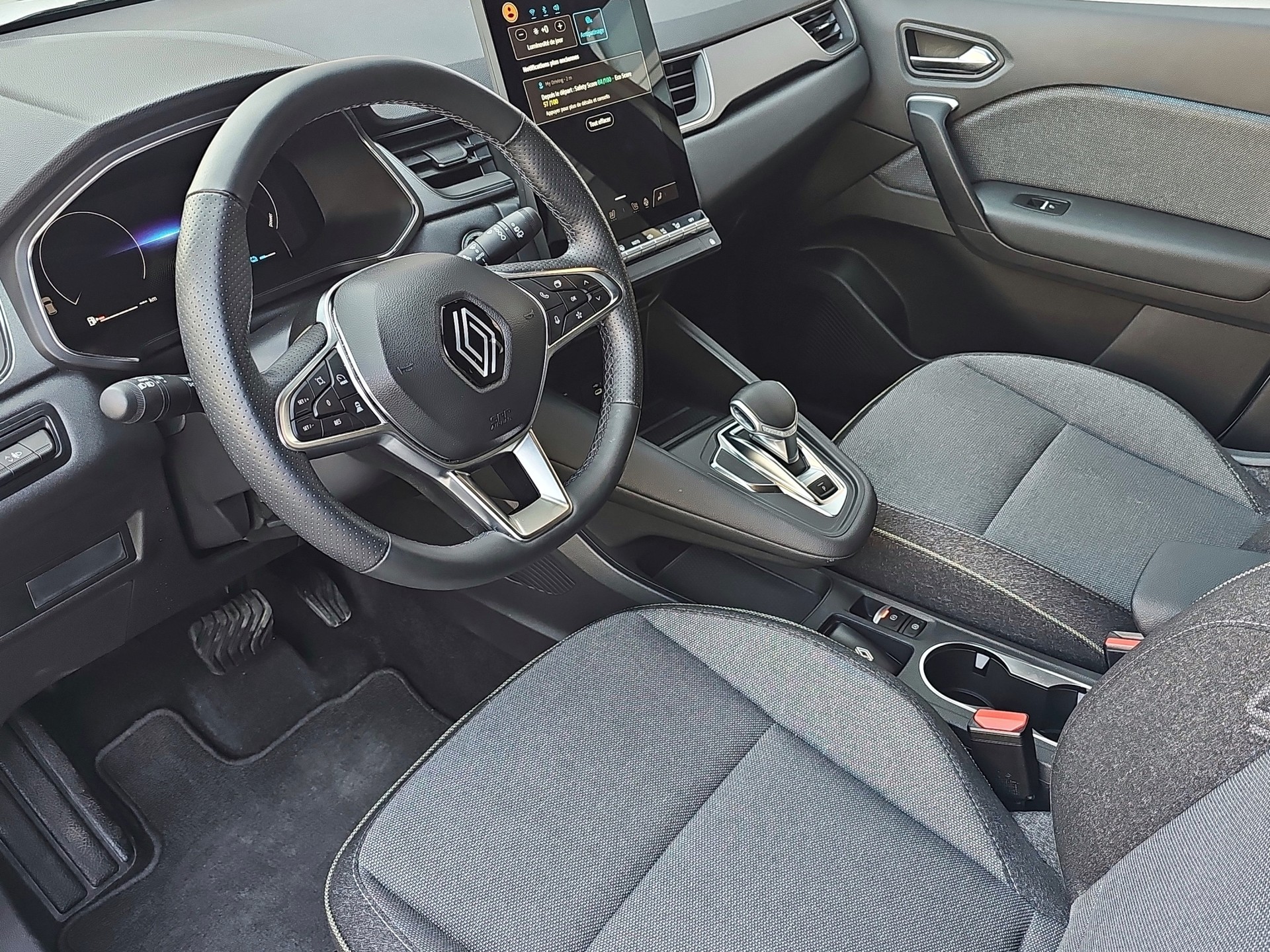 RENAULT Captur 1.6 E-Tech 145 Techno DHT-image-11