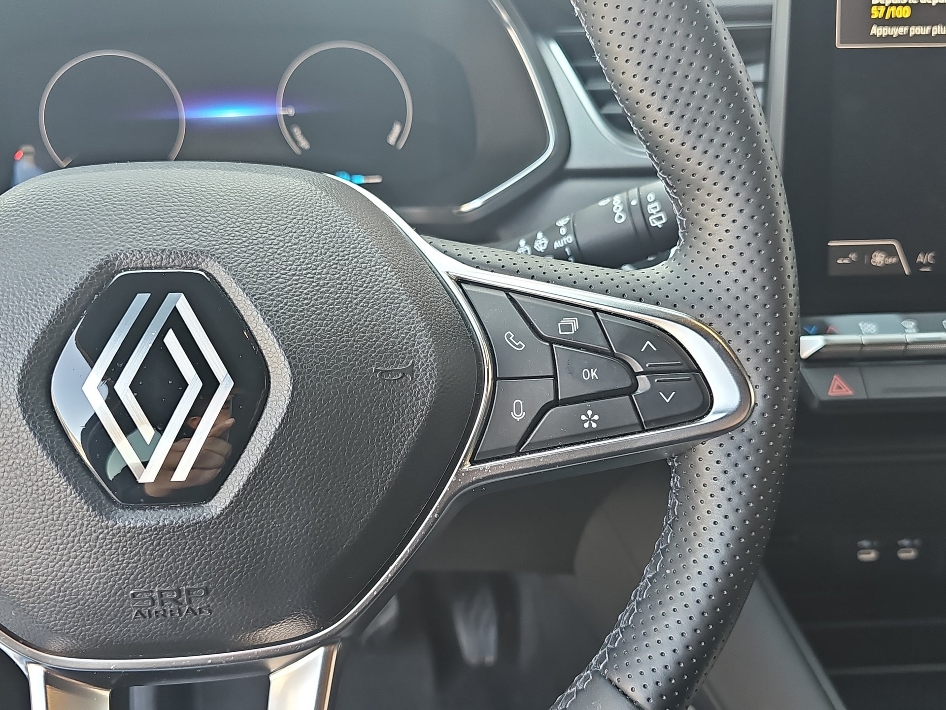 RENAULT Captur 1.6 E-Tech 145 Techno DHT-image-16