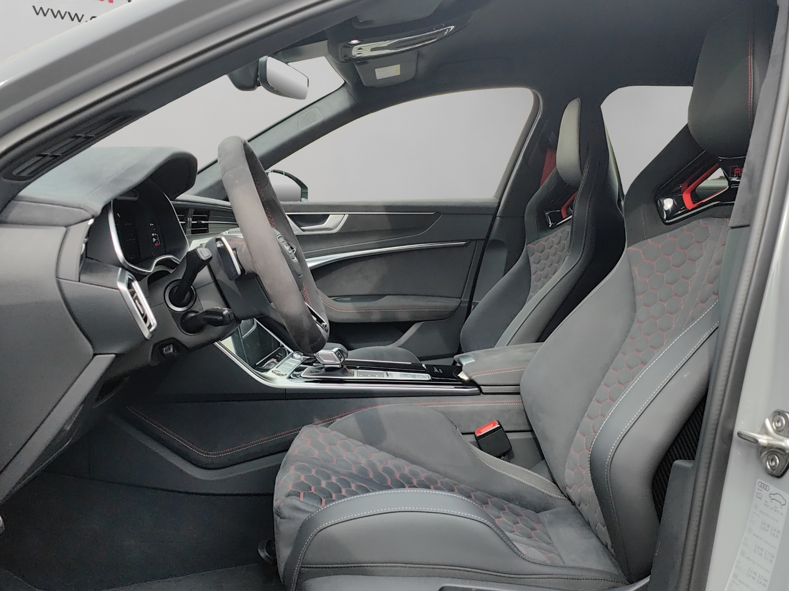 AUDI AUDI RS6 Avant GT Avant 4.0 TFSI V8 Performance quattro"1 of 660"-image-8