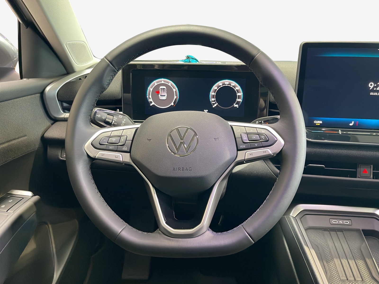VW T-Roc 1.5 eTSI mHEV Life DSG-image-9
