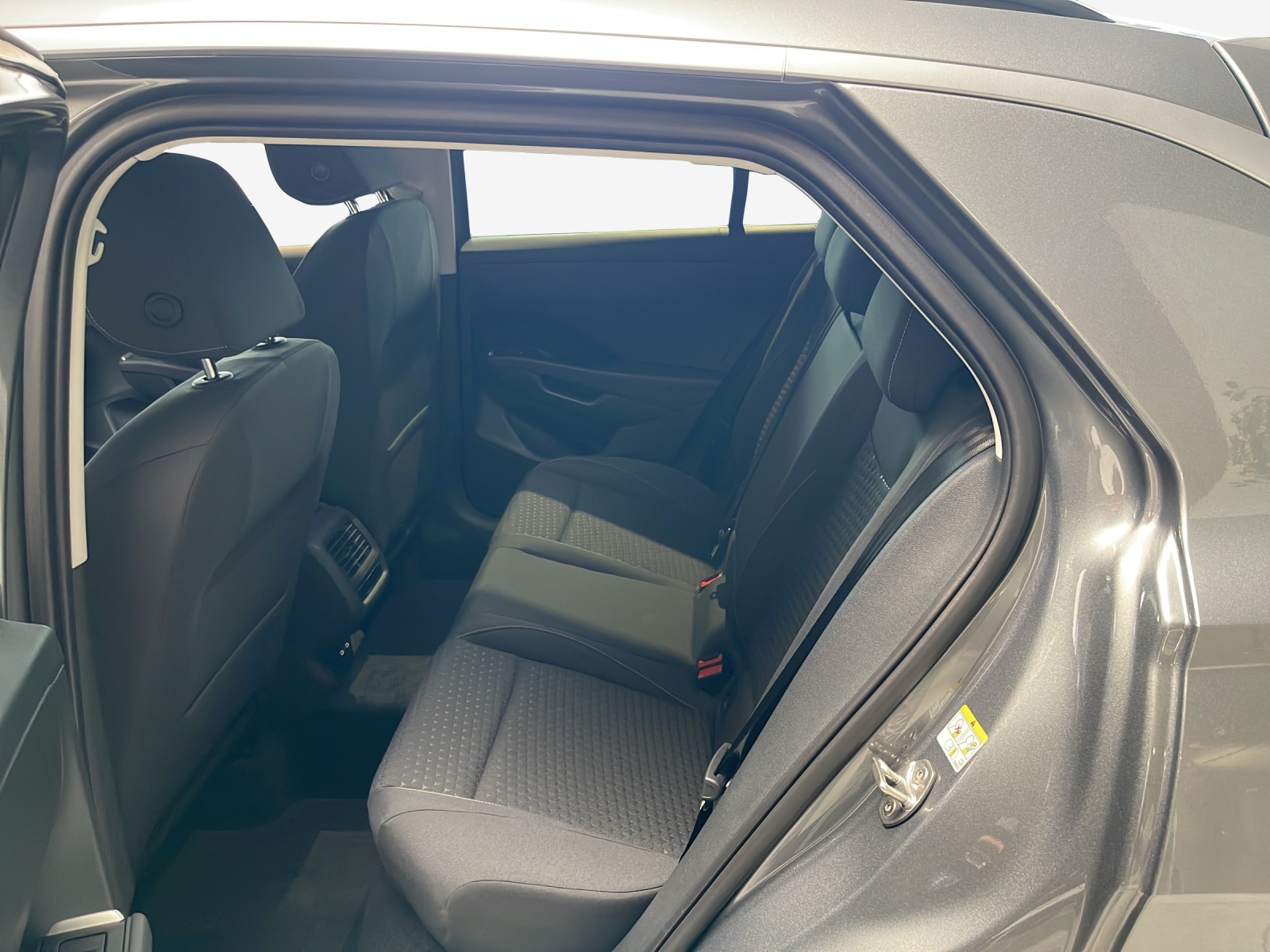 VW T-Roc 1.5 eTSI mHEV Life DSG-image-11