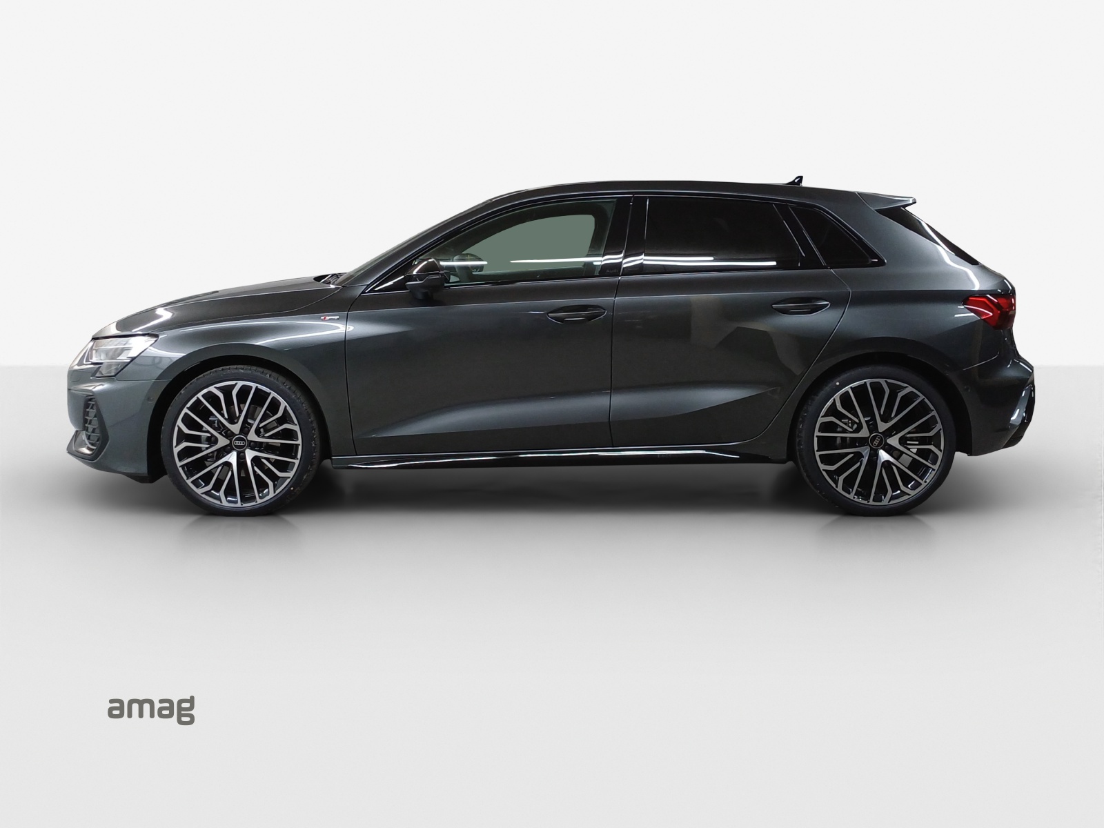 AUDI A3 Sportback TFSI 110 kW S line Attraction S tronic-image-1