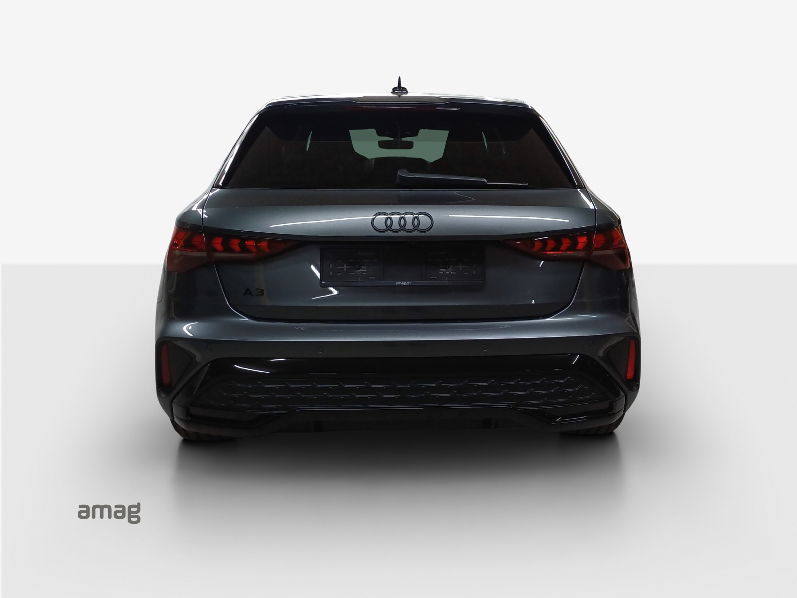 AUDI A3 Sportback TFSI 110 kW S line Attraction S tronic-image-3
