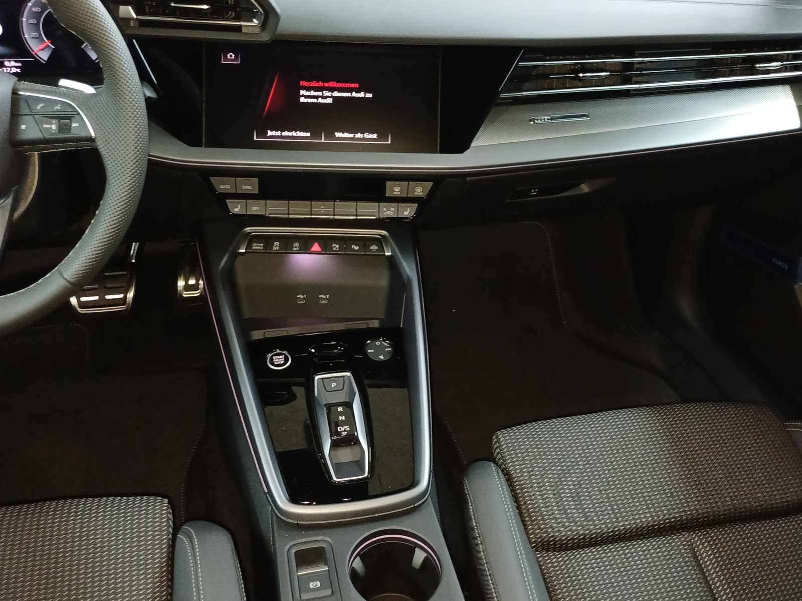 AUDI A3 Sportback TFSI 110 kW S line Attraction S tronic-image-10
