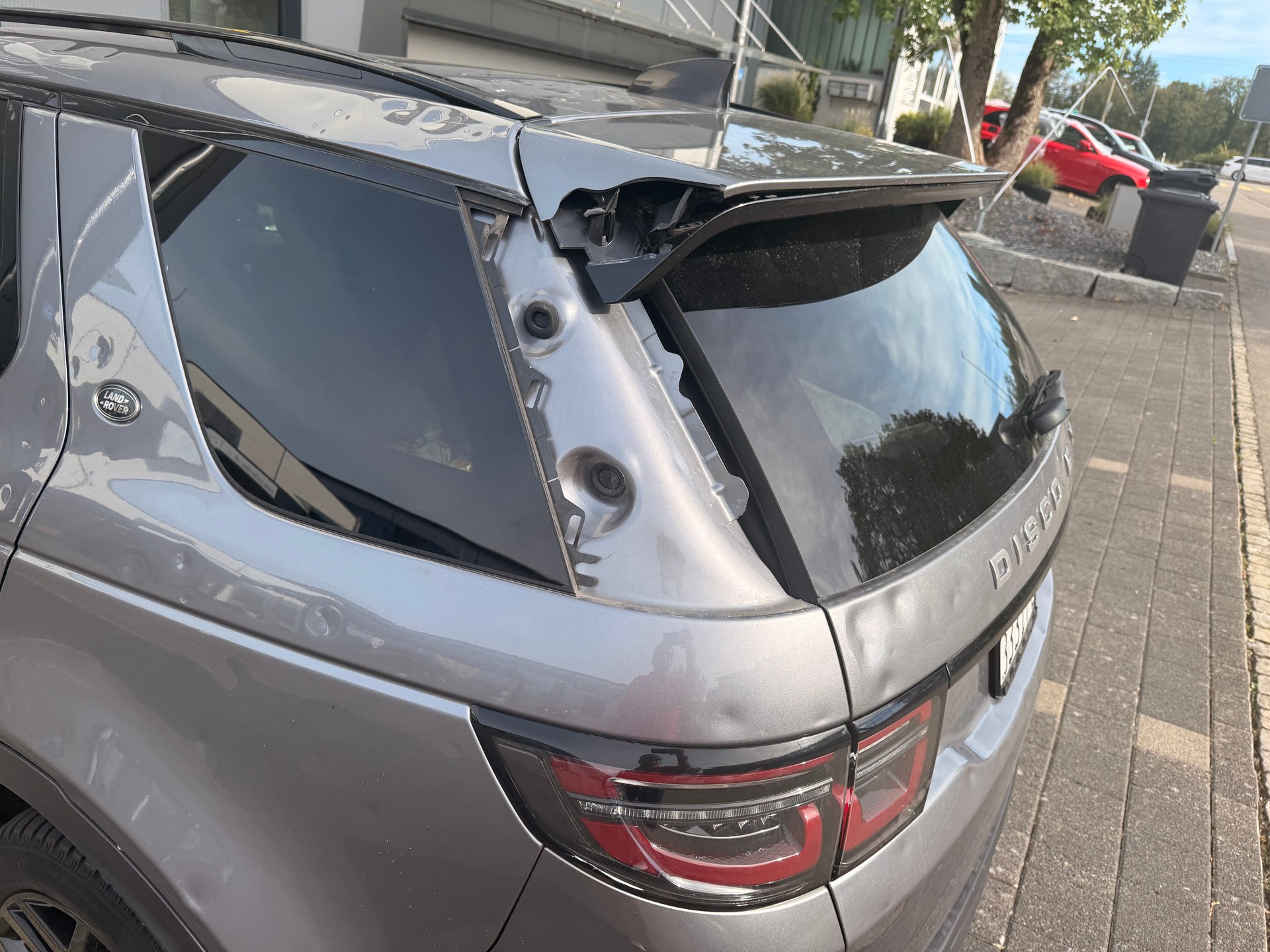 LAND ROVER Discovery Sport D180 2.0D TD4 MHEV SE AWD AT9-image-12