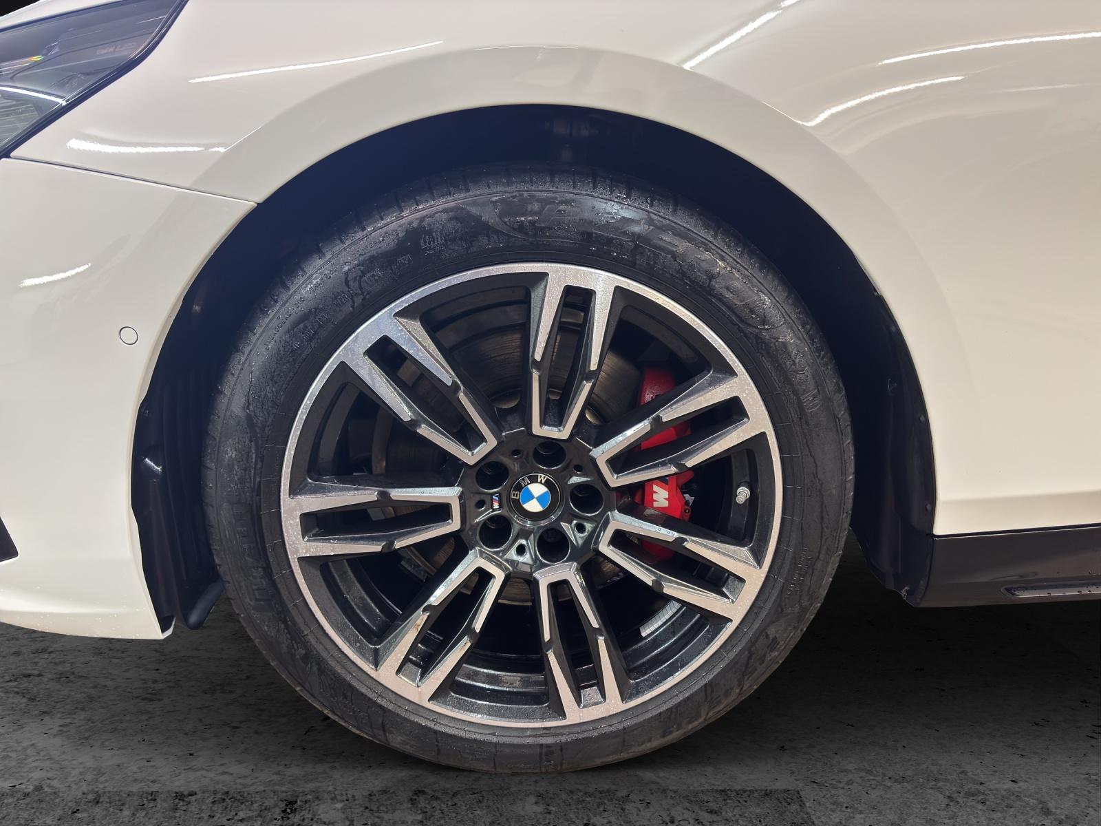 BMW 520d xDrive Touring-image-8
