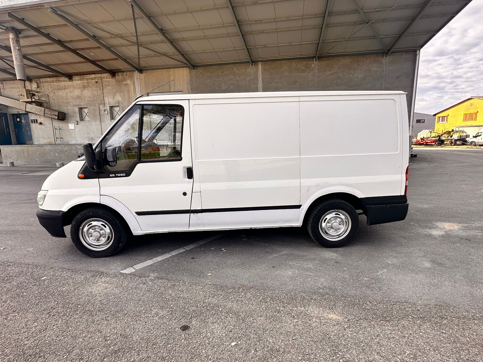 FORD Transit 260 S-image-1