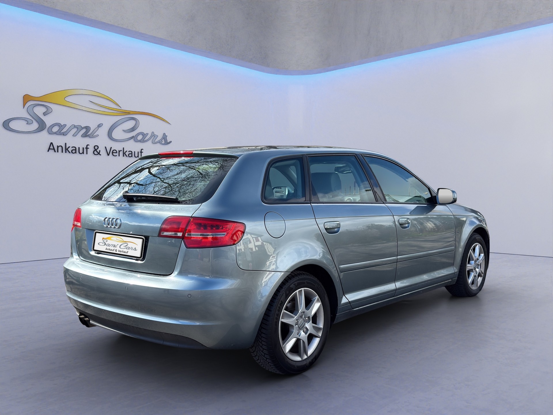 AUDI A3 Sportback 1.8 TFSI Ambiente S-tronic-image-7
