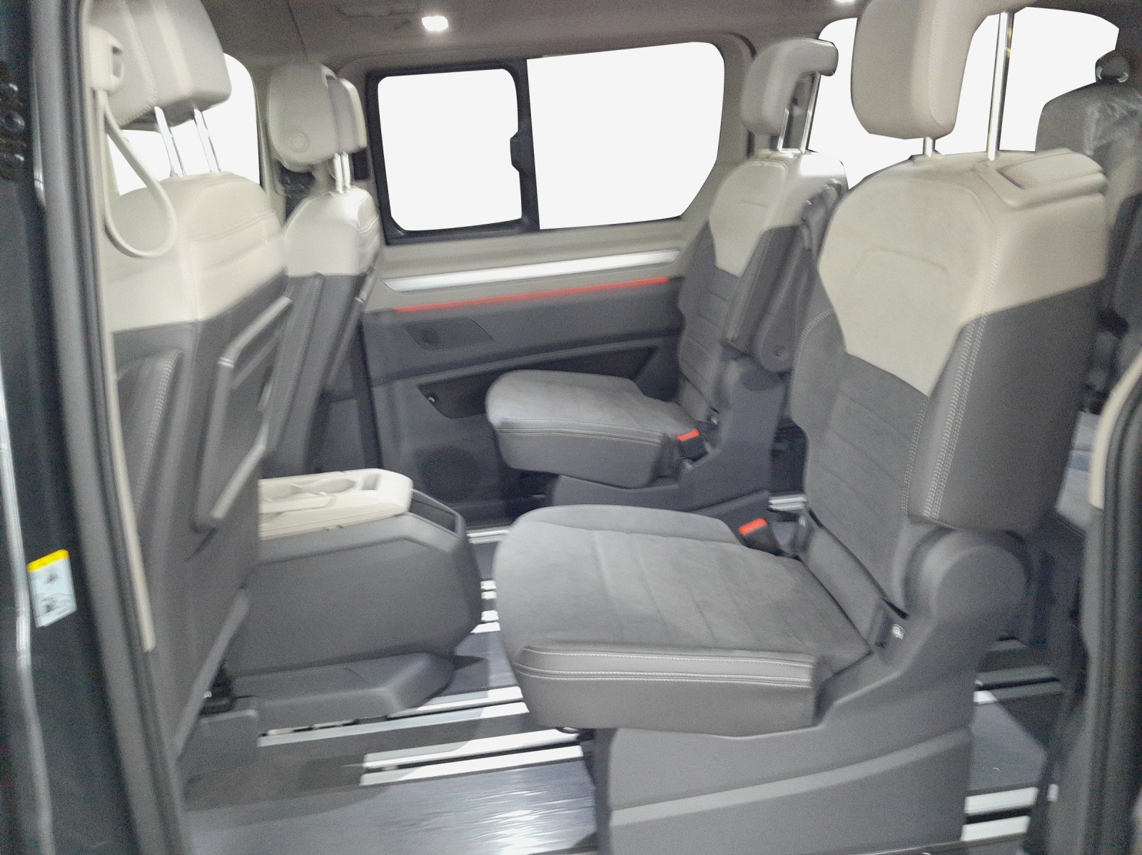 VW Multivan 2.0 TSI Life DSG Lang-image-11