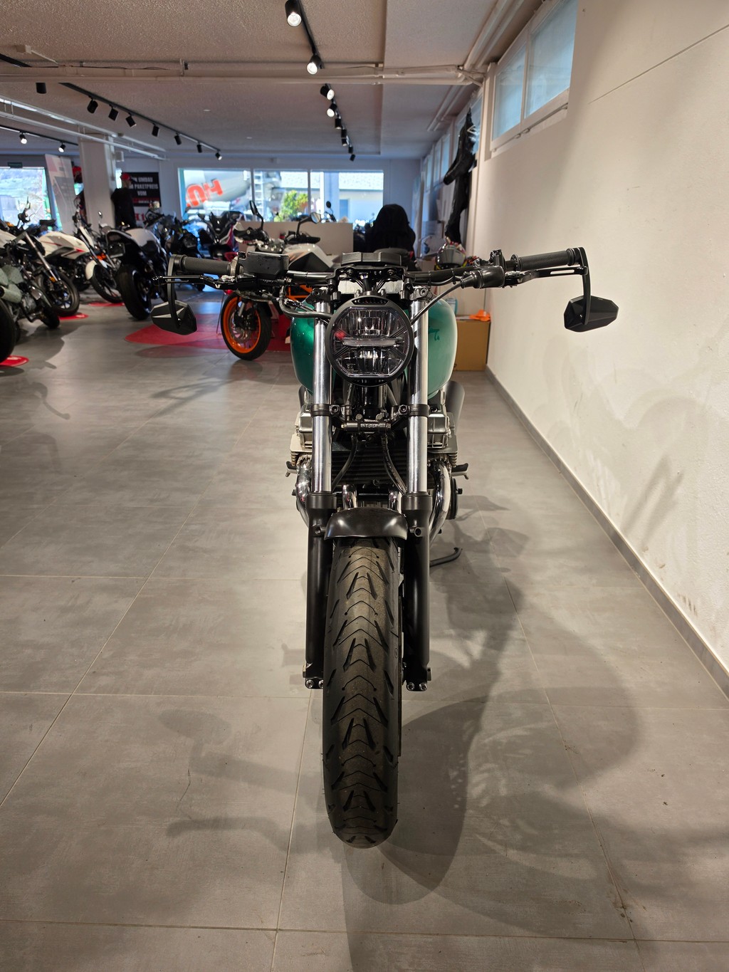 HONDA CB 750 F2 Seven Fifty-showroom-element-1