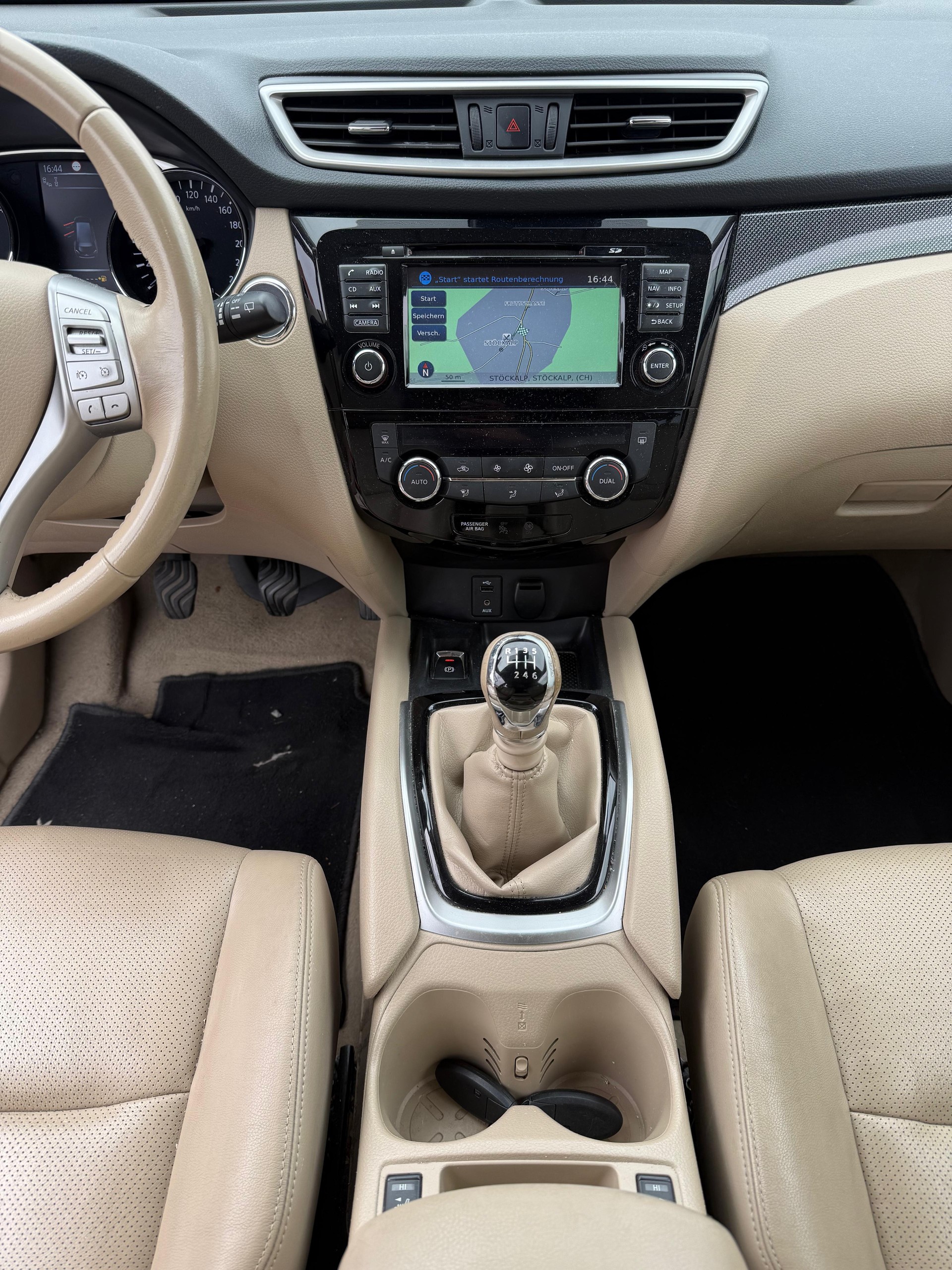 NISSAN X-Trail 1.6 dCi Tekna-image-13