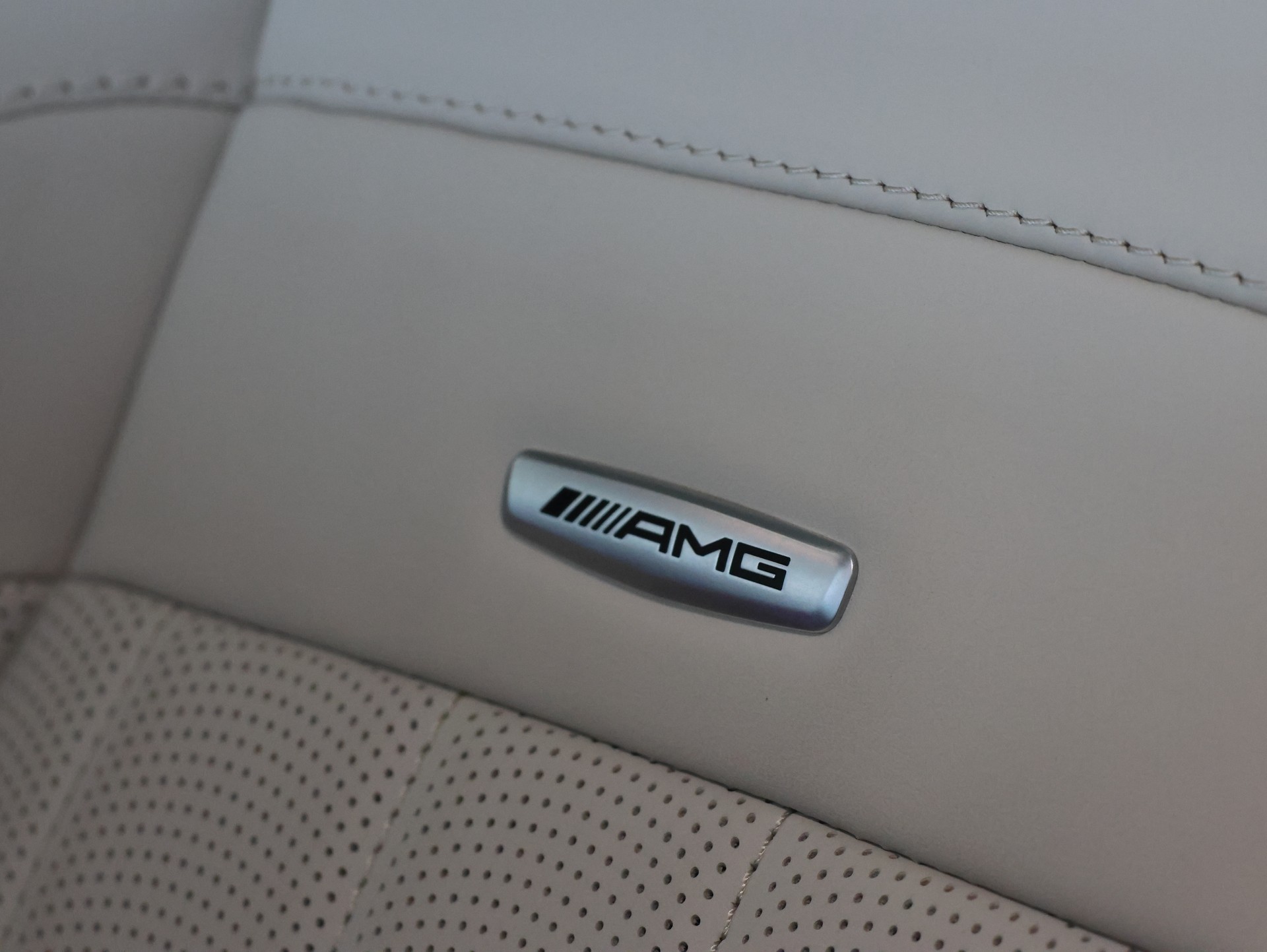MERCEDES-BENZ GLE 53 AMG 4Matic+ 9G-Speedshift *MSI Plus* *Panoramadach* *Sitzheizung / Lüftung*-image-19