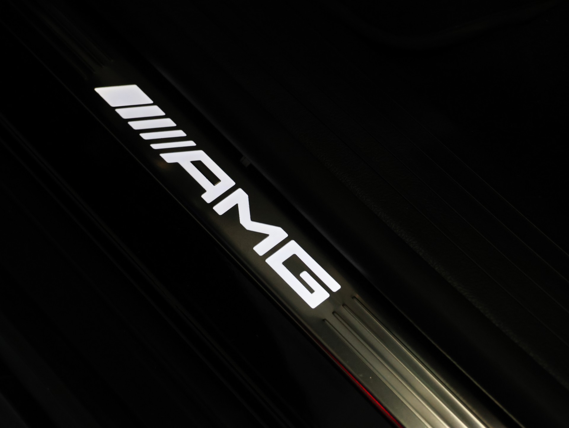 MERCEDES-BENZ GLE 53 AMG 4Matic+ 9G-Speedshift *MSI Plus* *Panoramadach* *Sitzheizung / Lüftung*-image-20