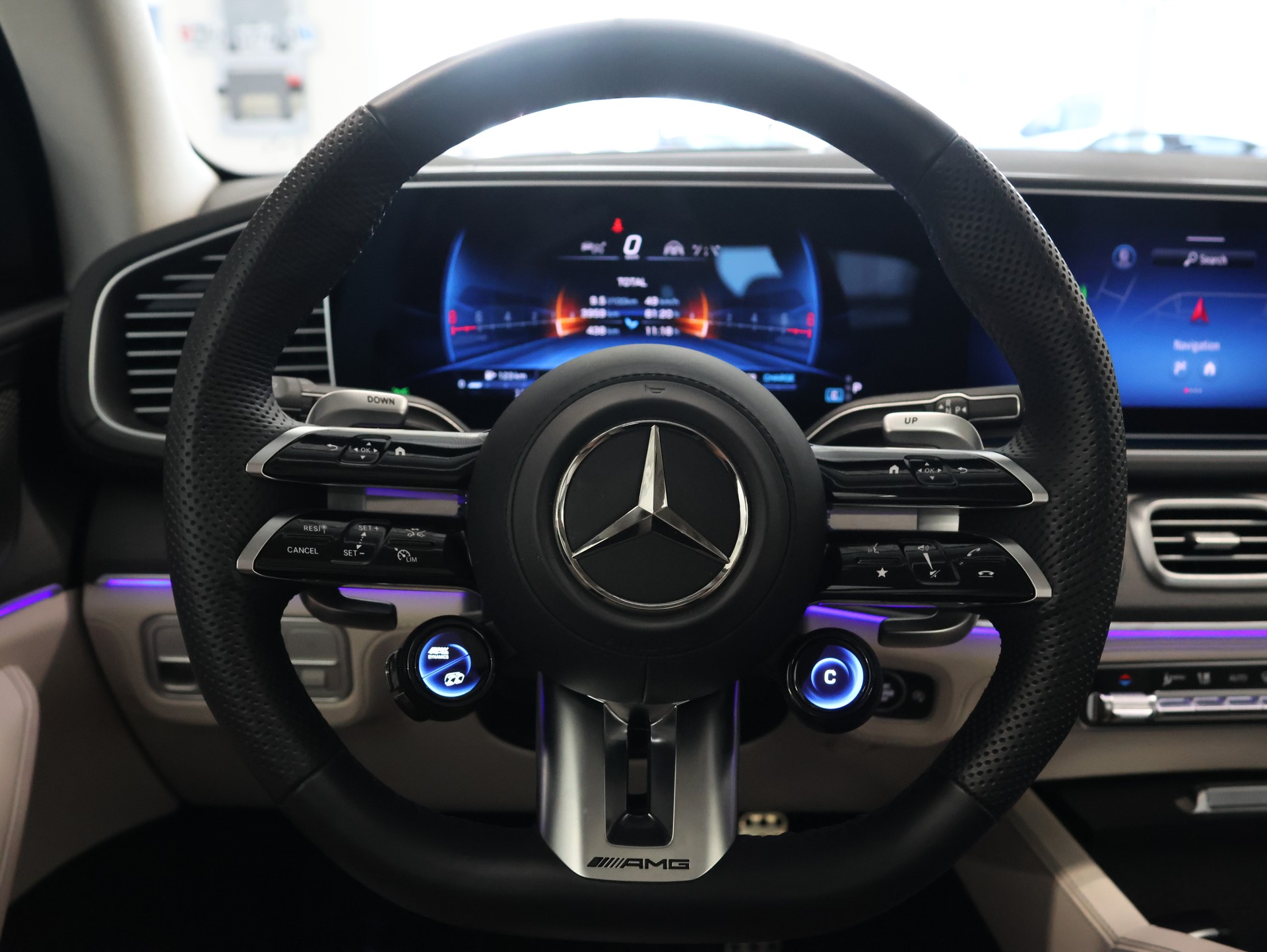 MERCEDES-BENZ GLE 53 AMG 4Matic+ 9G-Speedshift *MSI Plus* *Panoramadach* *Sitzheizung / Lüftung*-image-23