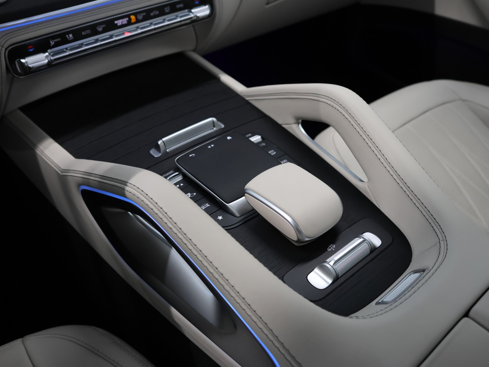 MERCEDES-BENZ GLE 53 AMG 4Matic+ 9G-Speedshift *MSI Plus* *Panoramadach* *Sitzheizung / Lüftung*-image-32