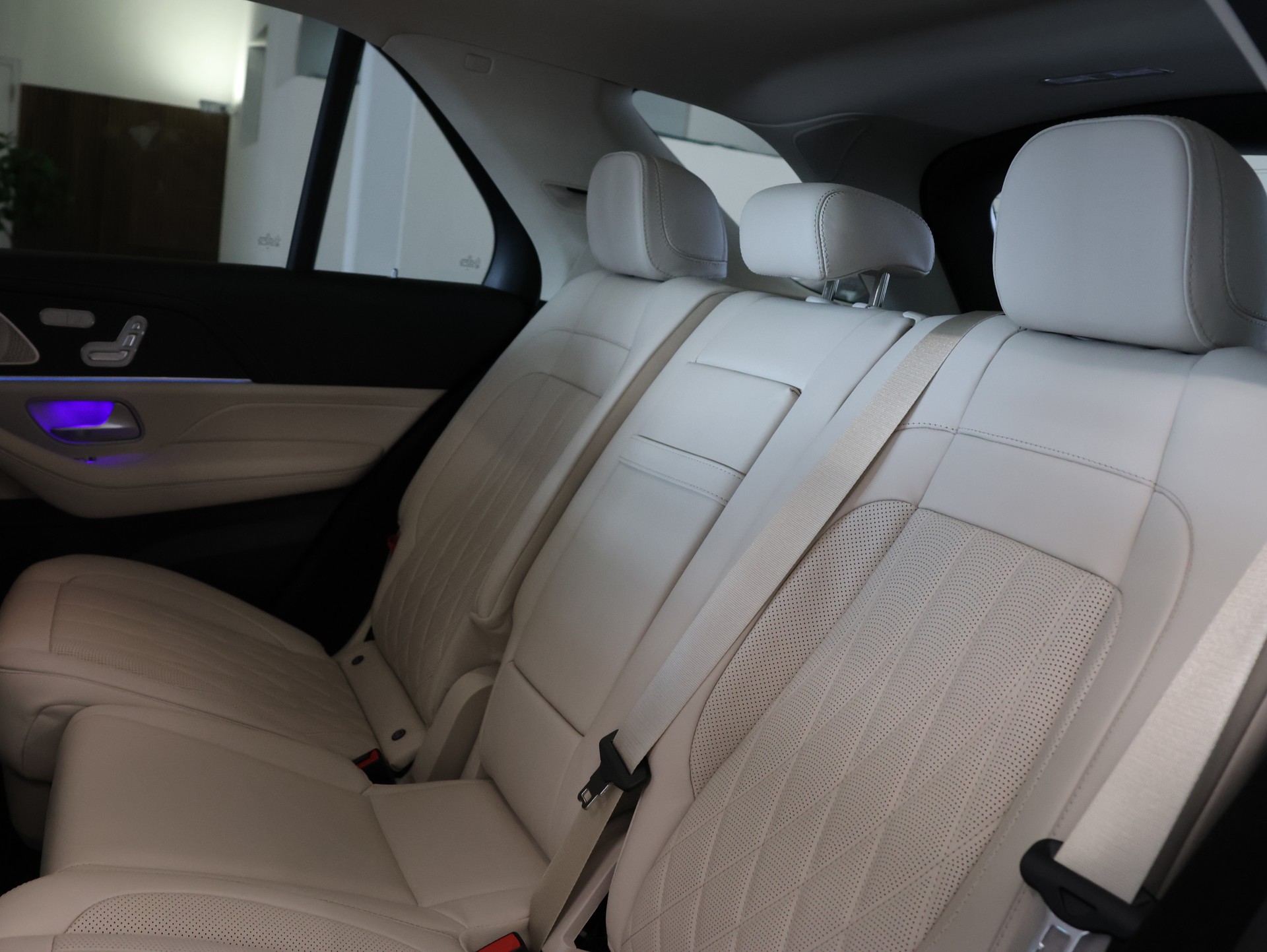 MERCEDES-BENZ GLE 53 AMG 4Matic+ 9G-Speedshift *MSI Plus* *Panoramadach* *Sitzheizung / Lüftung*-image-36