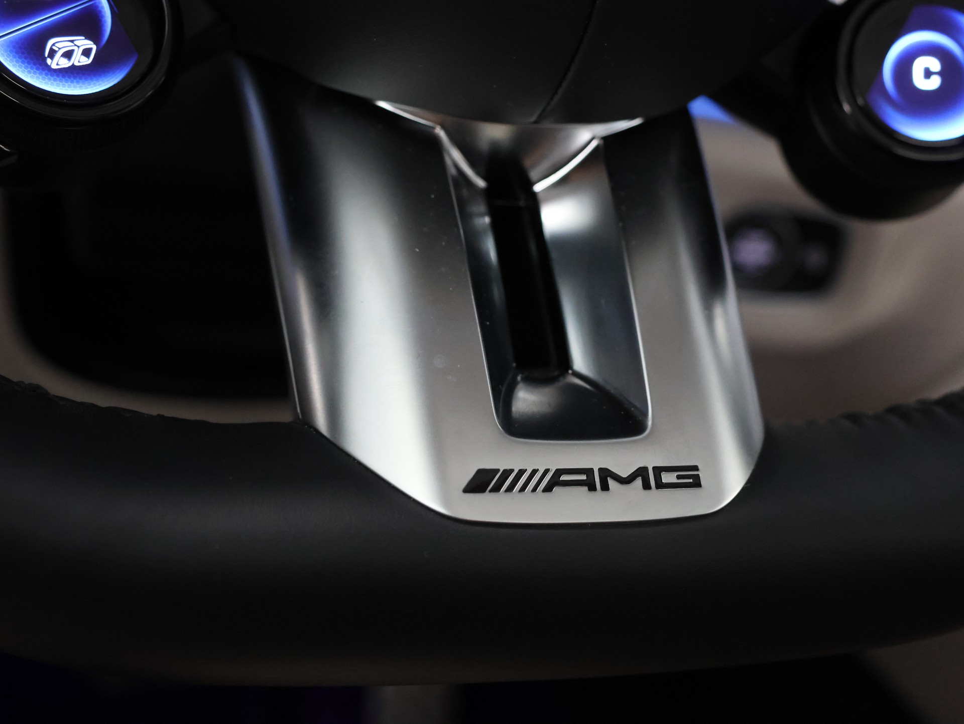 MERCEDES-BENZ GLE 53 AMG 4Matic+ 9G-Speedshift *MSI Plus* *Panoramadach* *Sitzheizung / Lüftung*-image-26