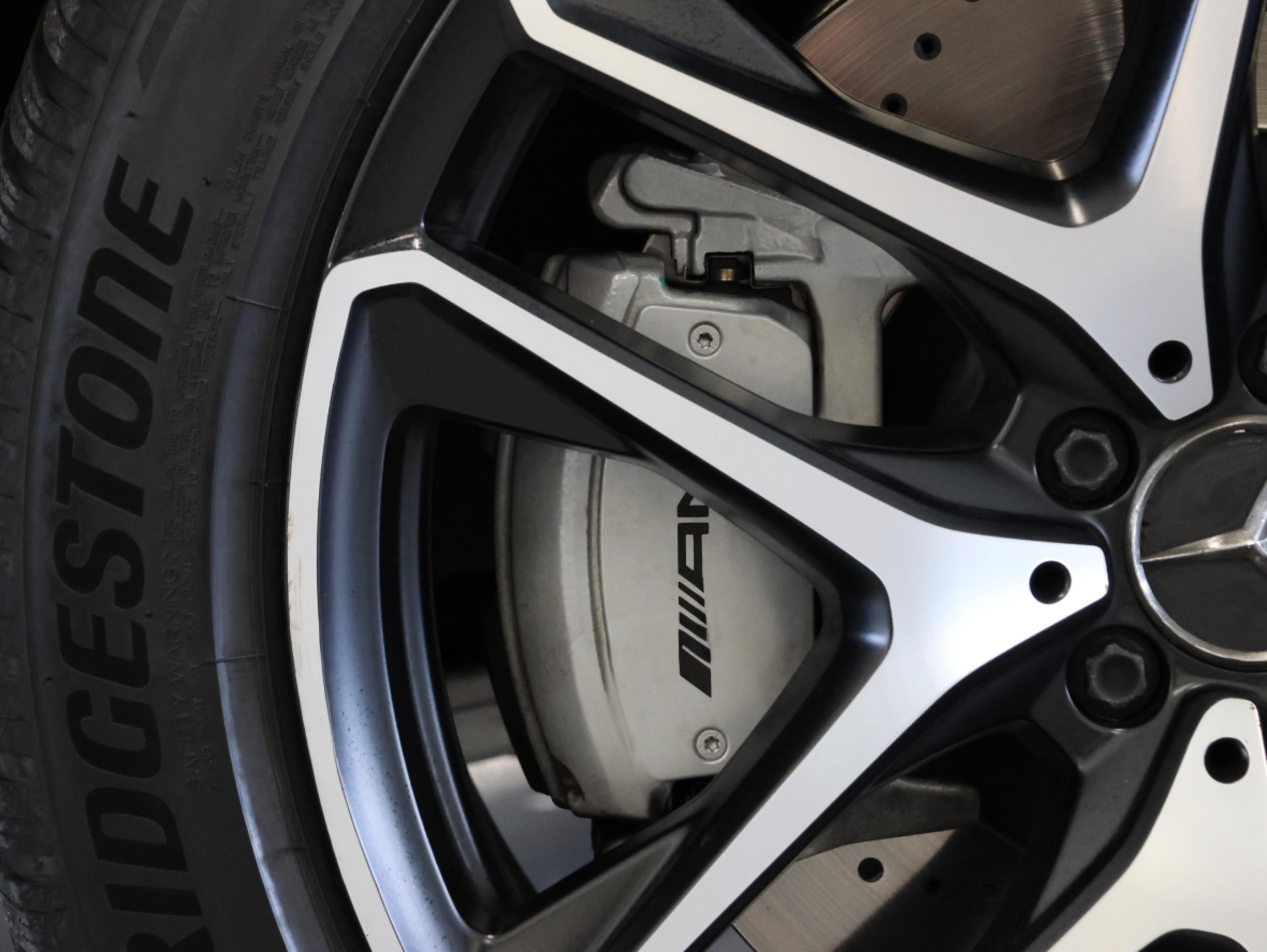 MERCEDES-BENZ GLE 53 AMG 4Matic+ 9G-Speedshift *MSI Plus* *Panoramadach* *Sitzheizung / Lüftung*-image-15