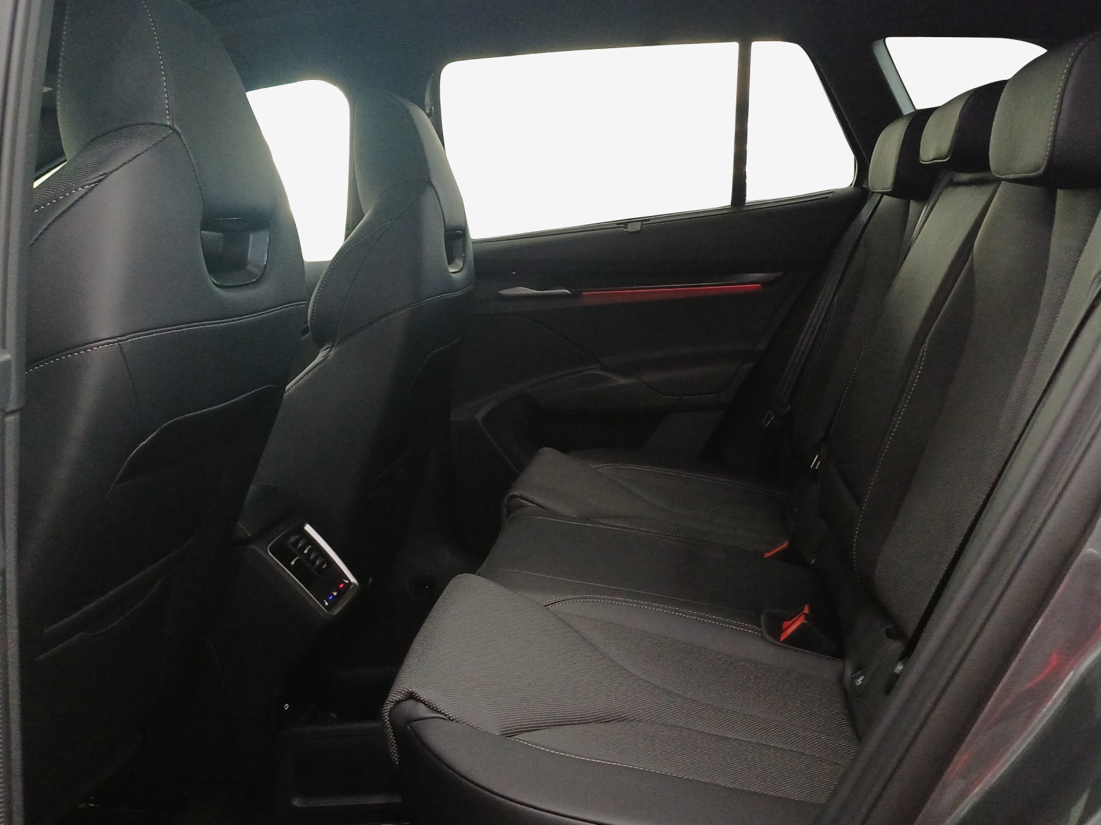 SKODA Enyaq 4x4 RS-image-11
