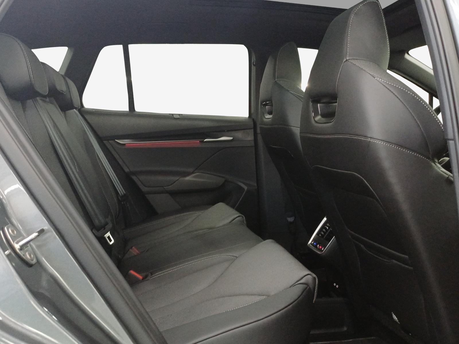 SKODA Enyaq 4x4 RS-image-13