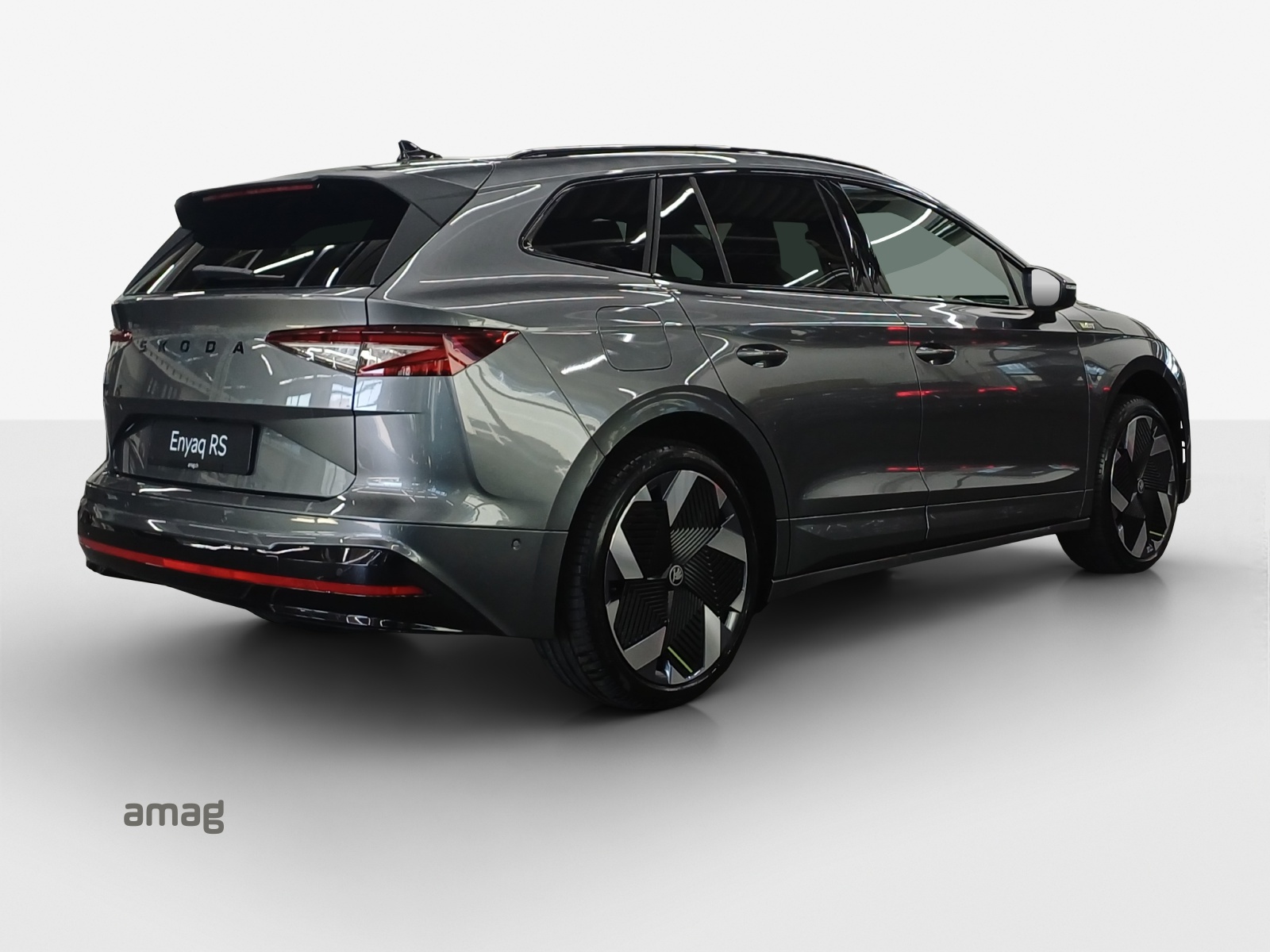 SKODA Enyaq 4x4 RS-image-4