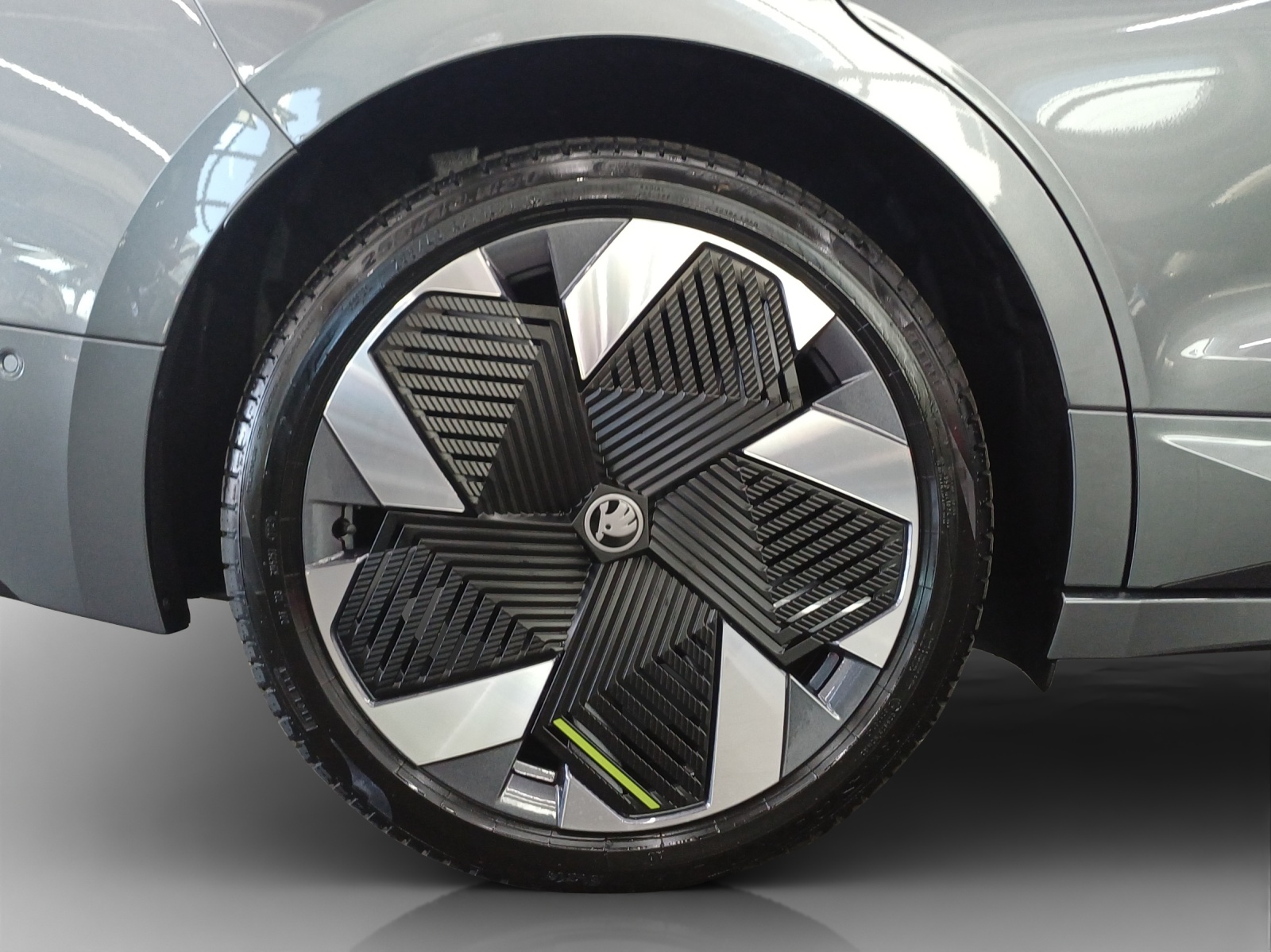 SKODA Enyaq 4x4 RS-image-15
