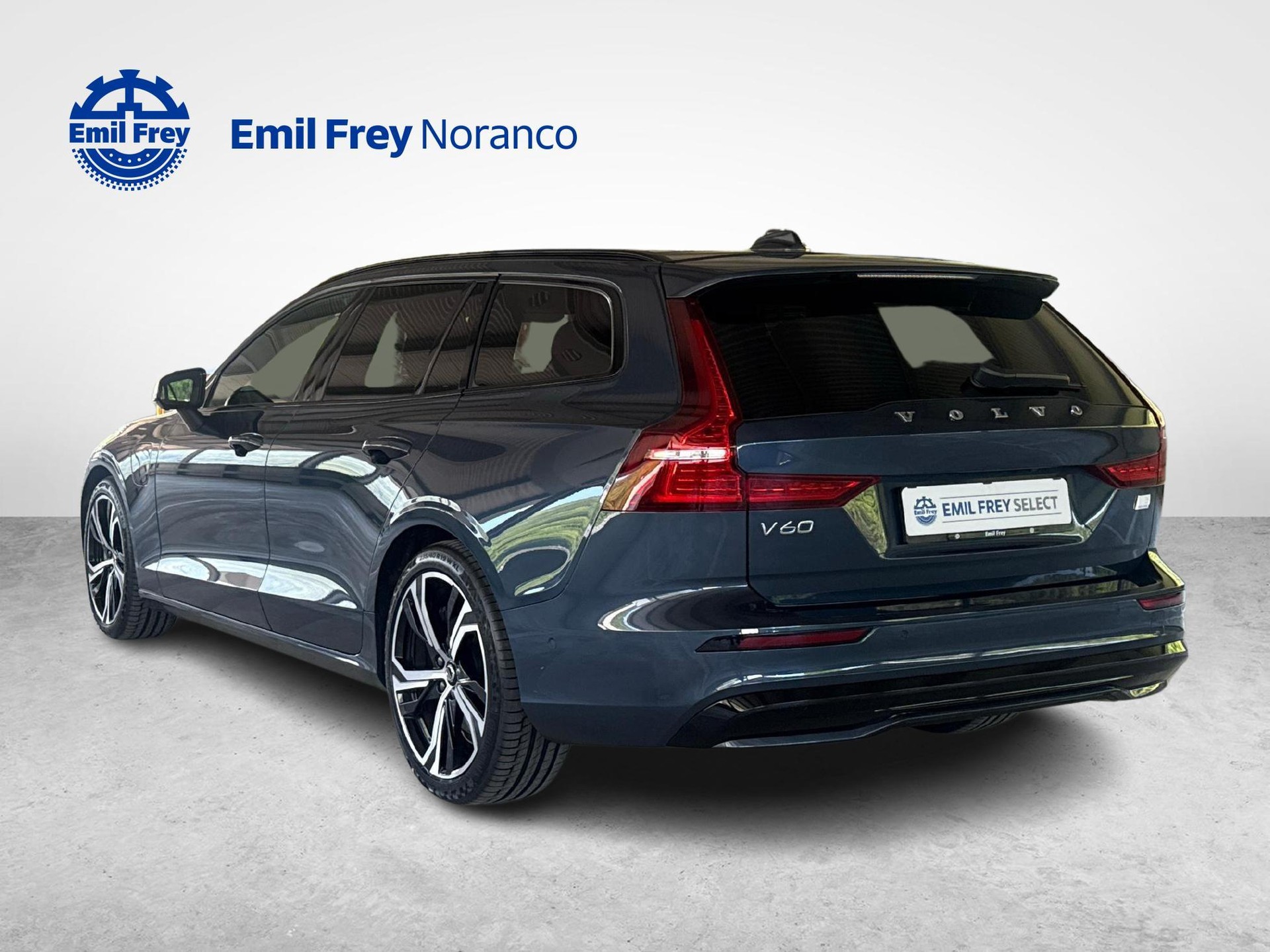 VOLVO V60 2.0 T6 TE Plus Dark eAWD - gancio traino elettrico e ruote invernali inclusi-showroom-element-2