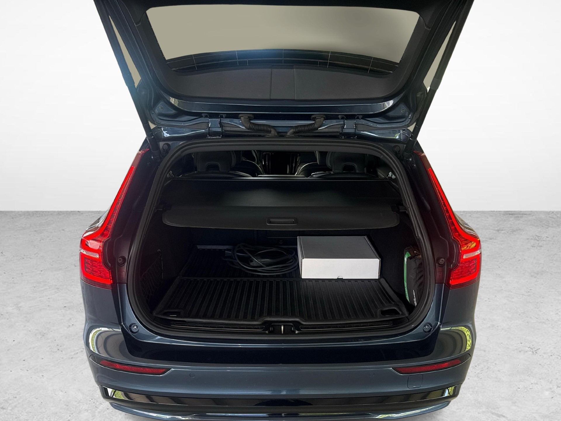 VOLVO V60 2.0 T6 TE Plus Dark eAWD - gancio traino elettrico e ruote invernali inclusi-image-12