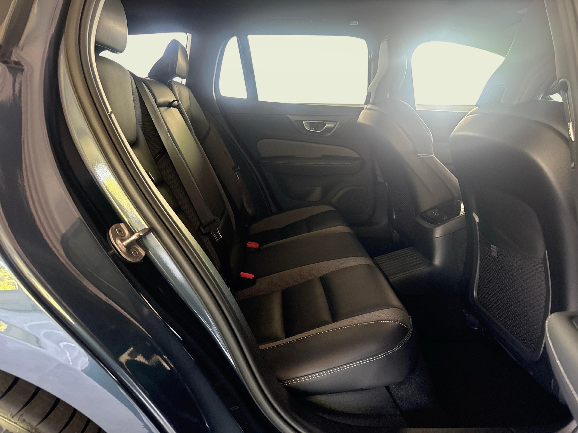 VOLVO V60 2.0 T6 TE Plus Dark eAWD - gancio traino elettrico e ruote invernali inclusi-image-11