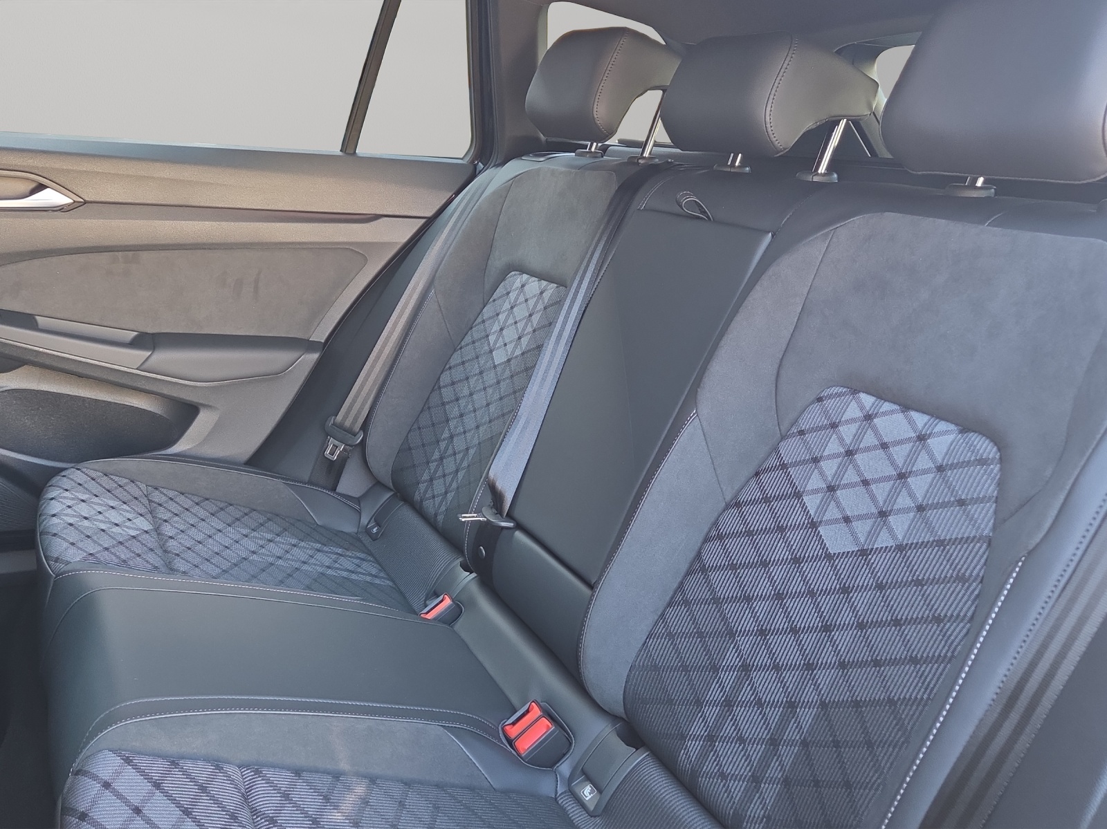 VW Golf Variant 2.0 TSI R-Line DSG 4 Motion-image-8