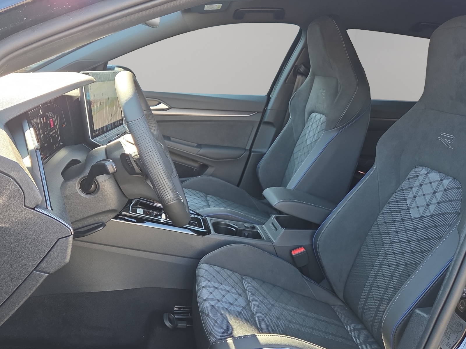 VW Golf Variant 2.0 TSI R-Line DSG 4 Motion-image-5