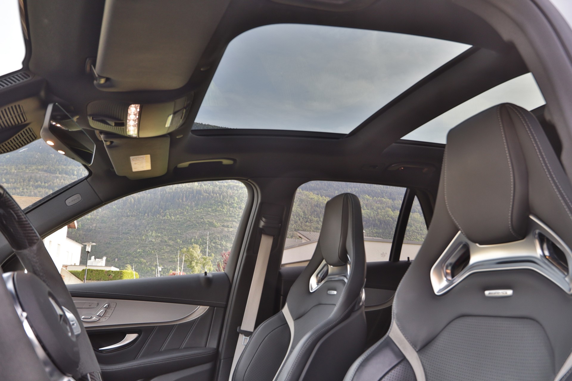 MERCEDES-BENZ GLC 63 S AMG 4Matic 9G-Tronic-image-12
