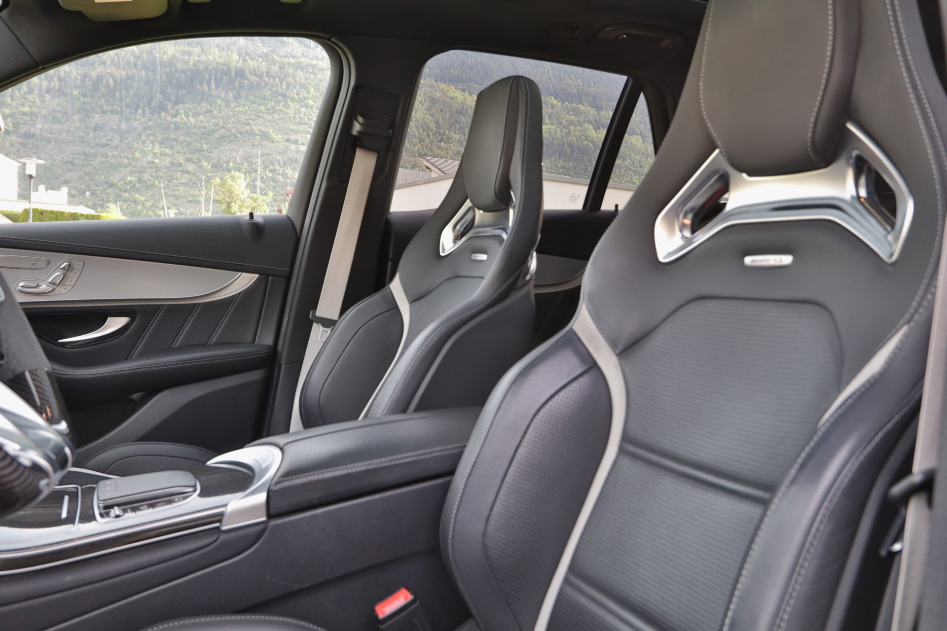 MERCEDES-BENZ GLC 63 S AMG 4Matic 9G-Tronic-image-11