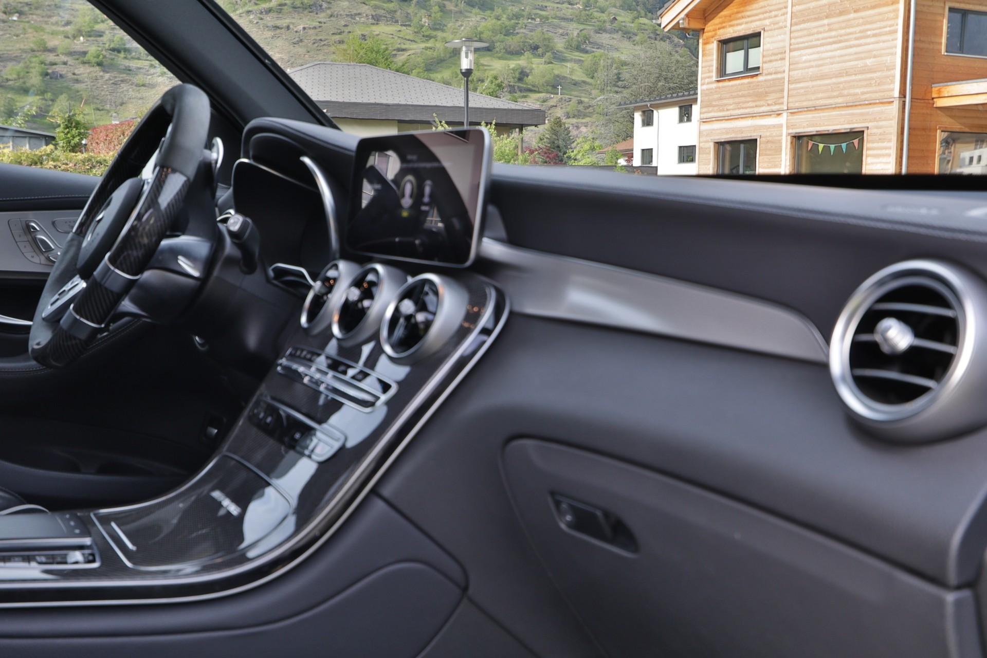 MERCEDES-BENZ GLC 63 S AMG 4Matic 9G-Tronic-image-8