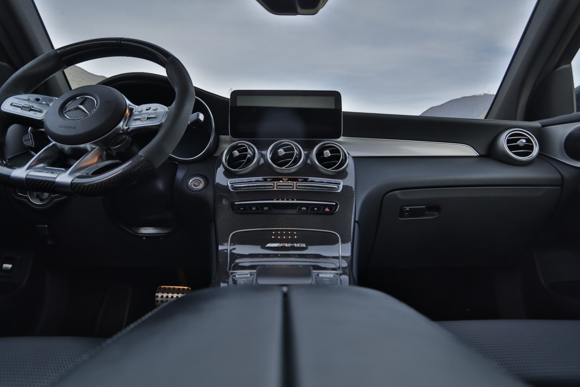 MERCEDES-BENZ GLC 63 S AMG 4Matic 9G-Tronic-image-13