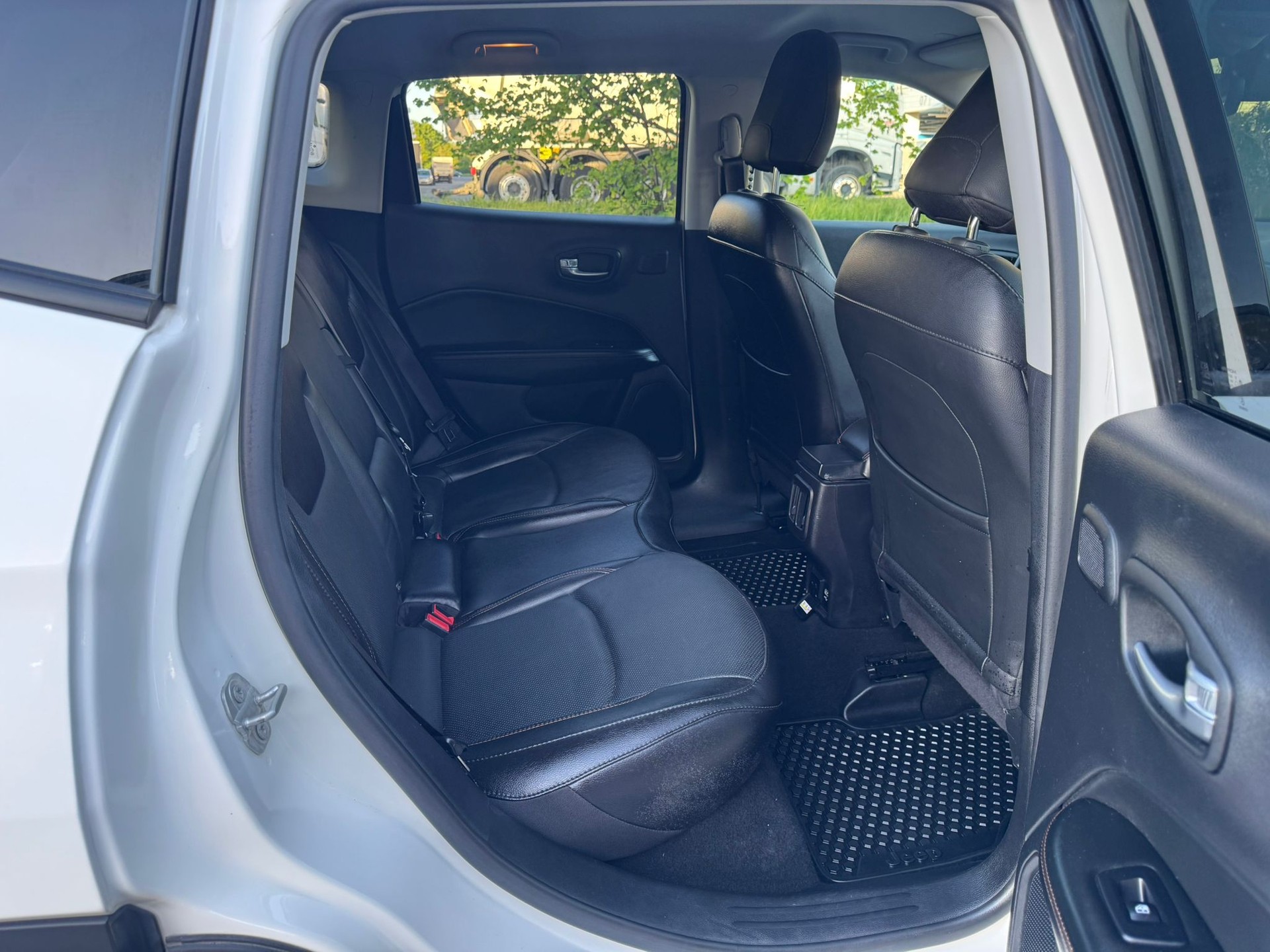 JEEP Compass 1.4 Turbo Limited AWD 9ATX-image-13