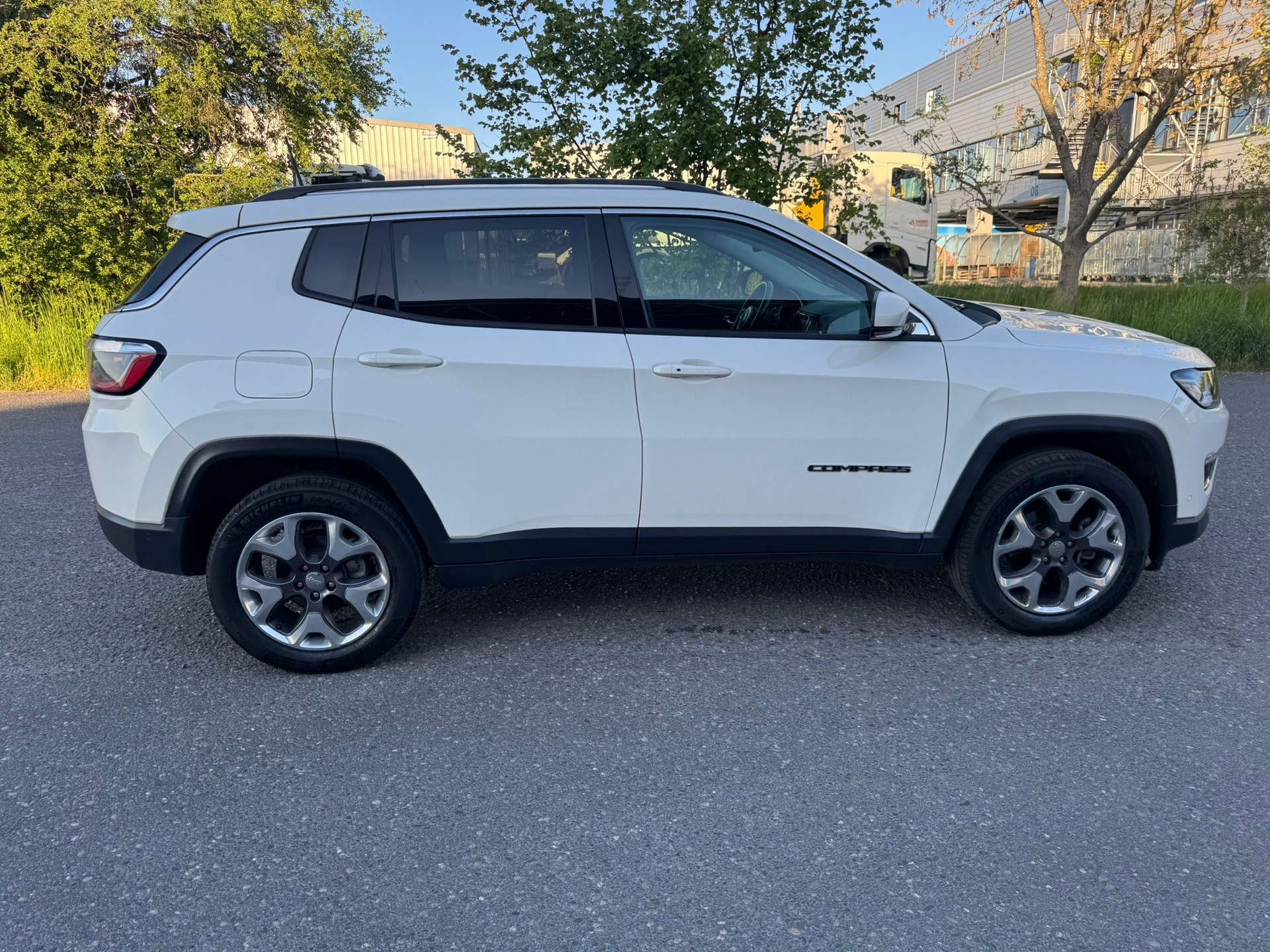 JEEP Compass 1.4 Turbo Limited AWD 9ATX-image-8