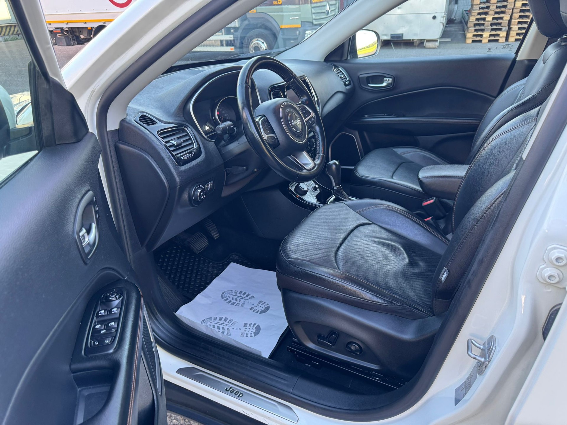 JEEP Compass 1.4 Turbo Limited AWD 9ATX-image-12