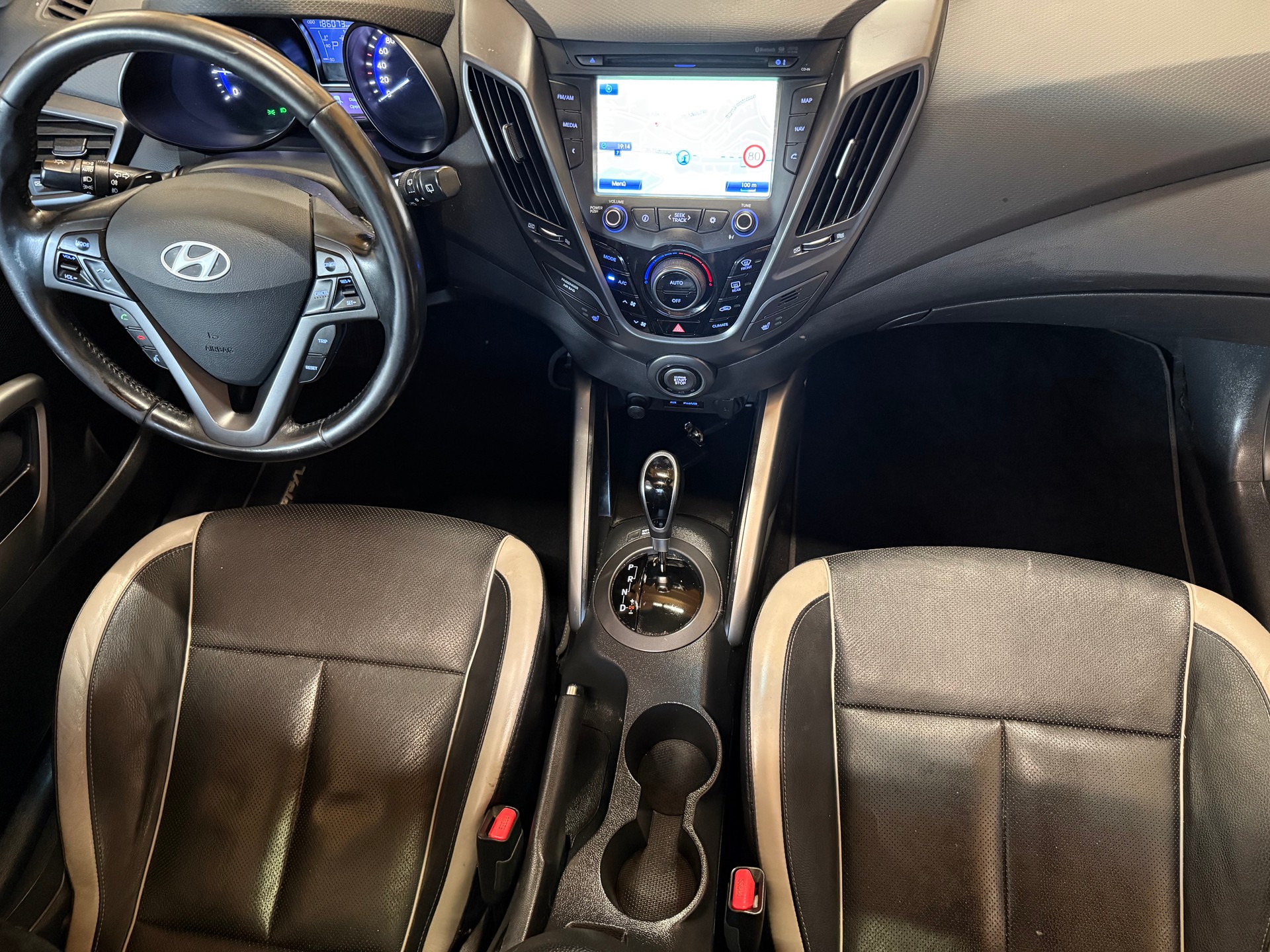 HYUNDAI Veloster 1.6 Turbo GDI Automatic-image-6