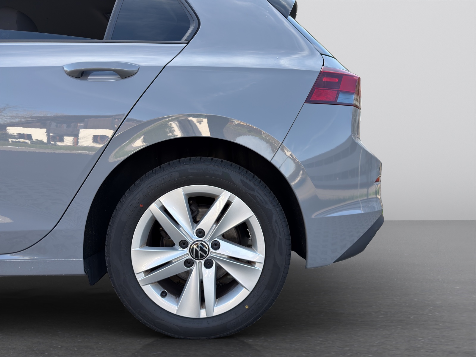 VW Golf 1.0 TSI Life-image-26