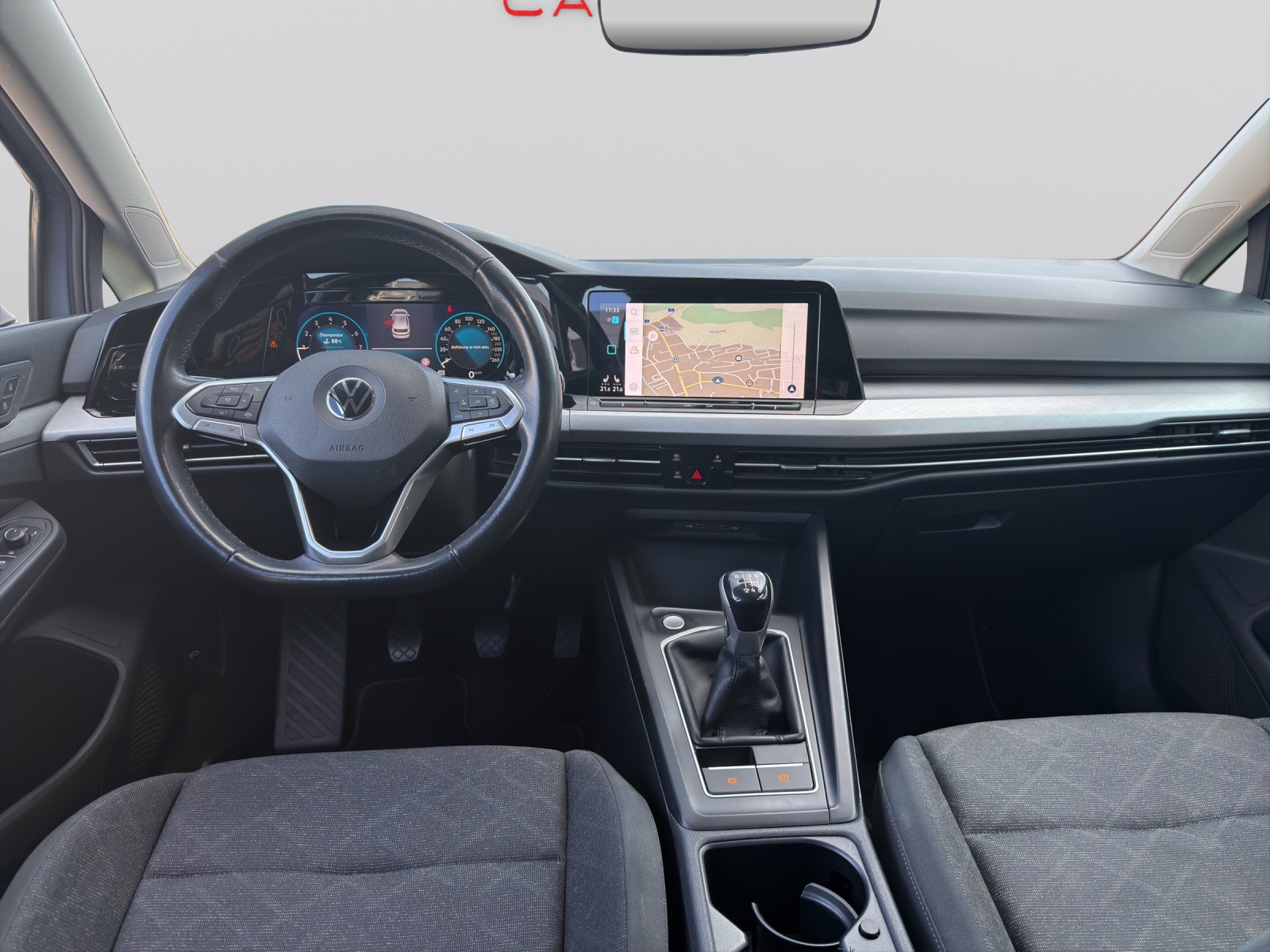 VW Golf 1.0 TSI Life-image-12