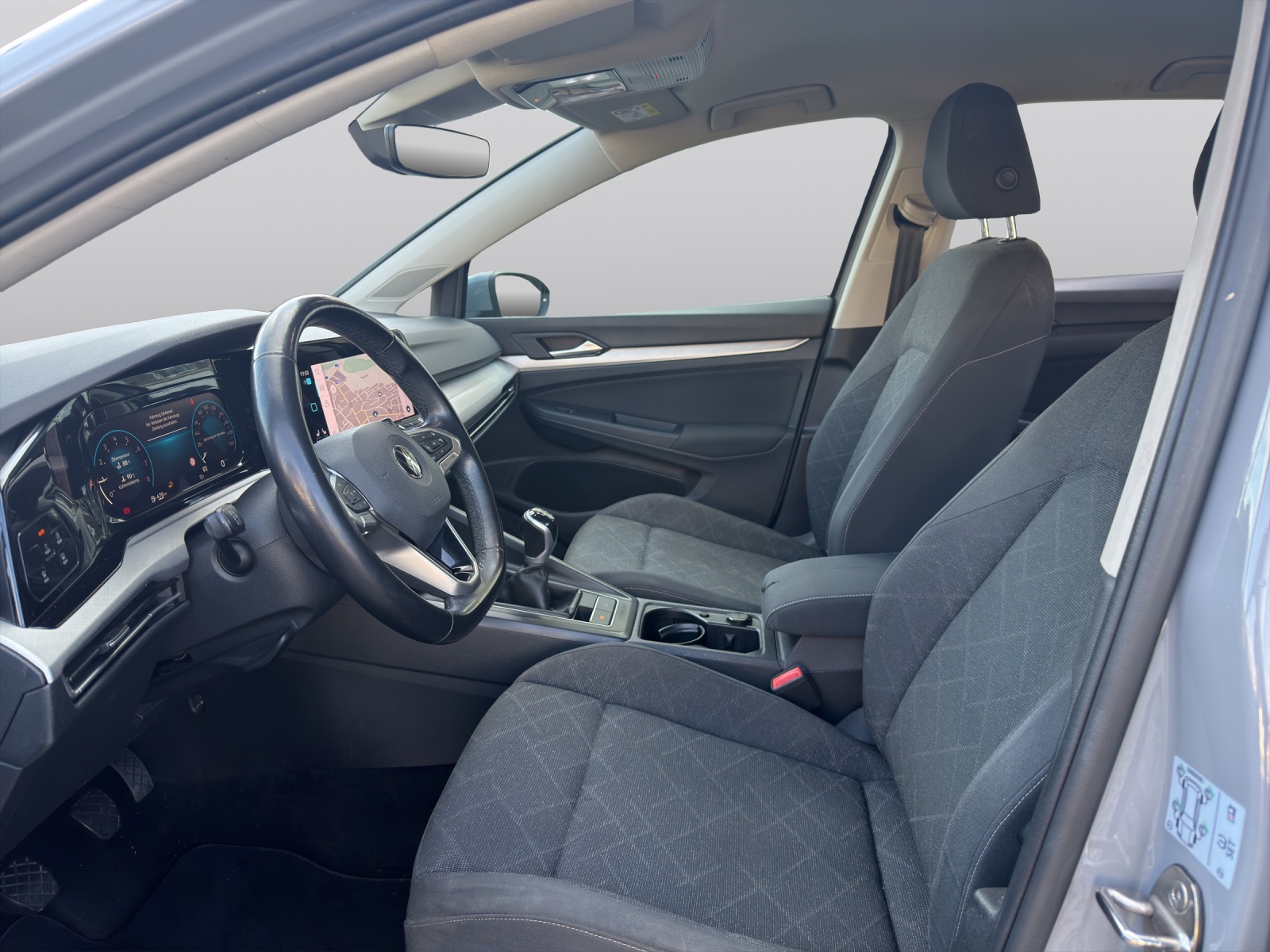 VW Golf 1.0 TSI Life-image-10