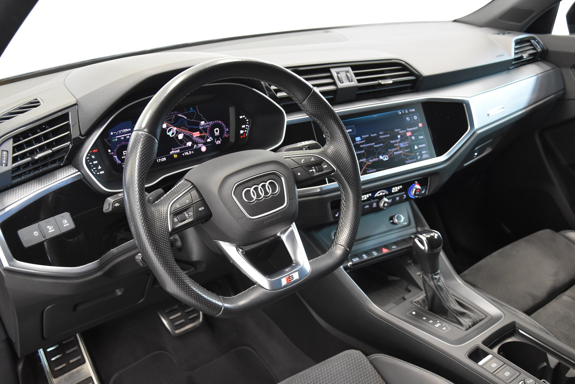 AUDI Q3 Sportback 35 TFSI S line Attraction S-tronic-image-2
